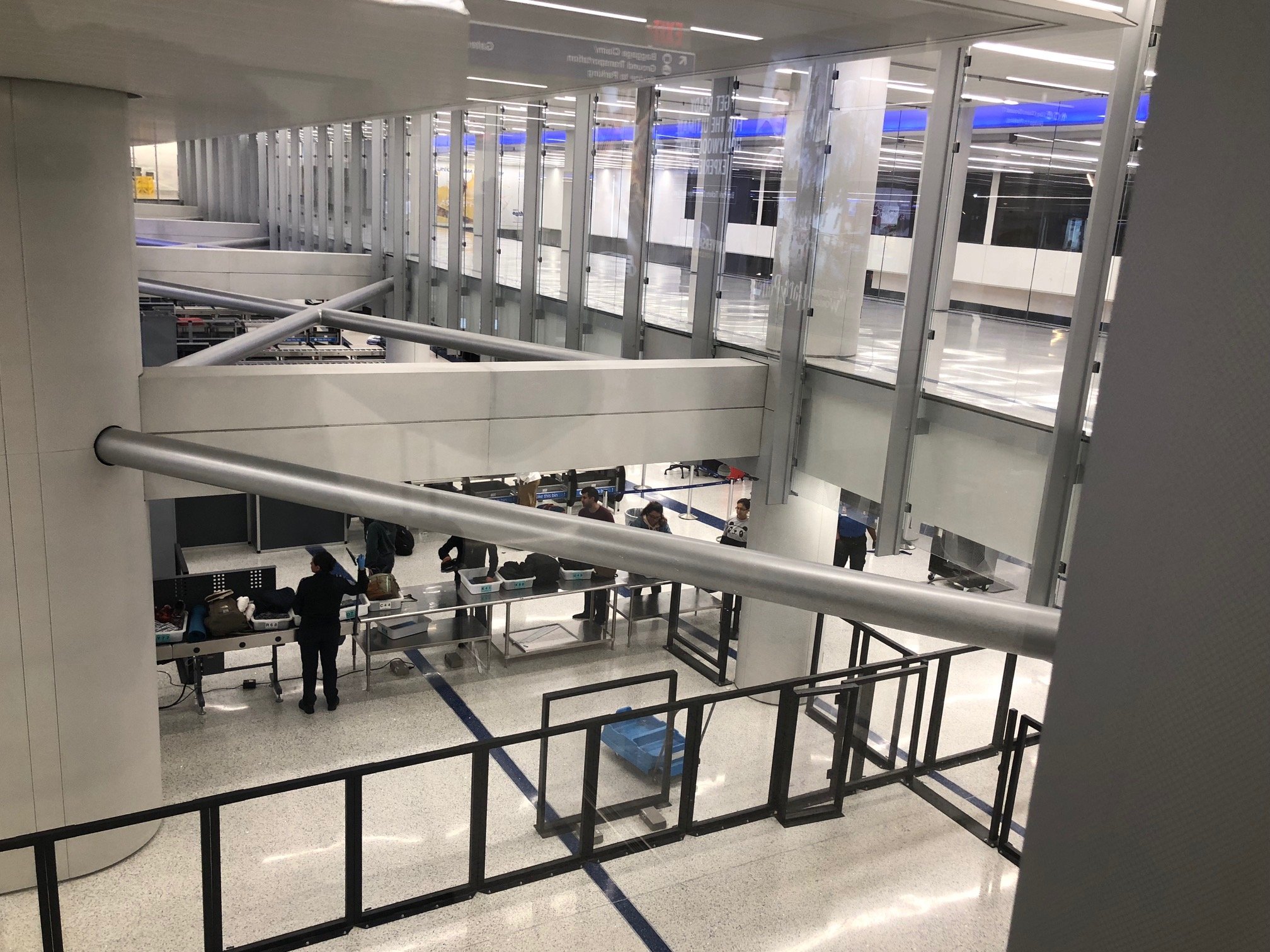 LAX International Airport Interior — VS1 by Innovation Glass