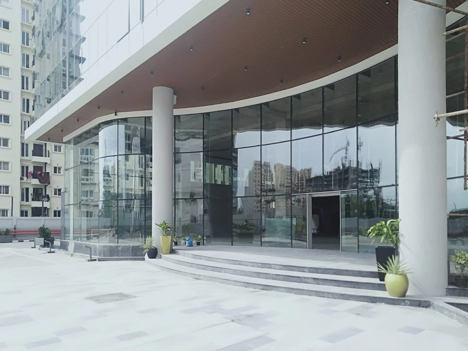 Featherlite The Address