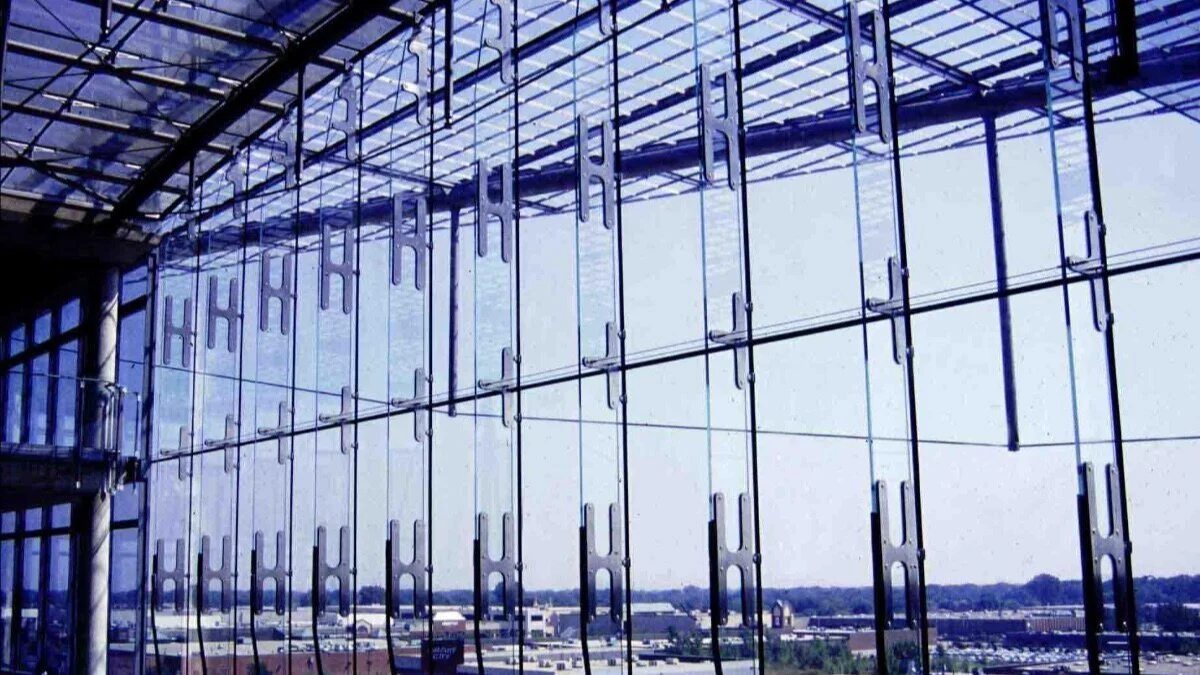 Introducing VS1g, a glass fin curtain wall system — VS1 by Innovation