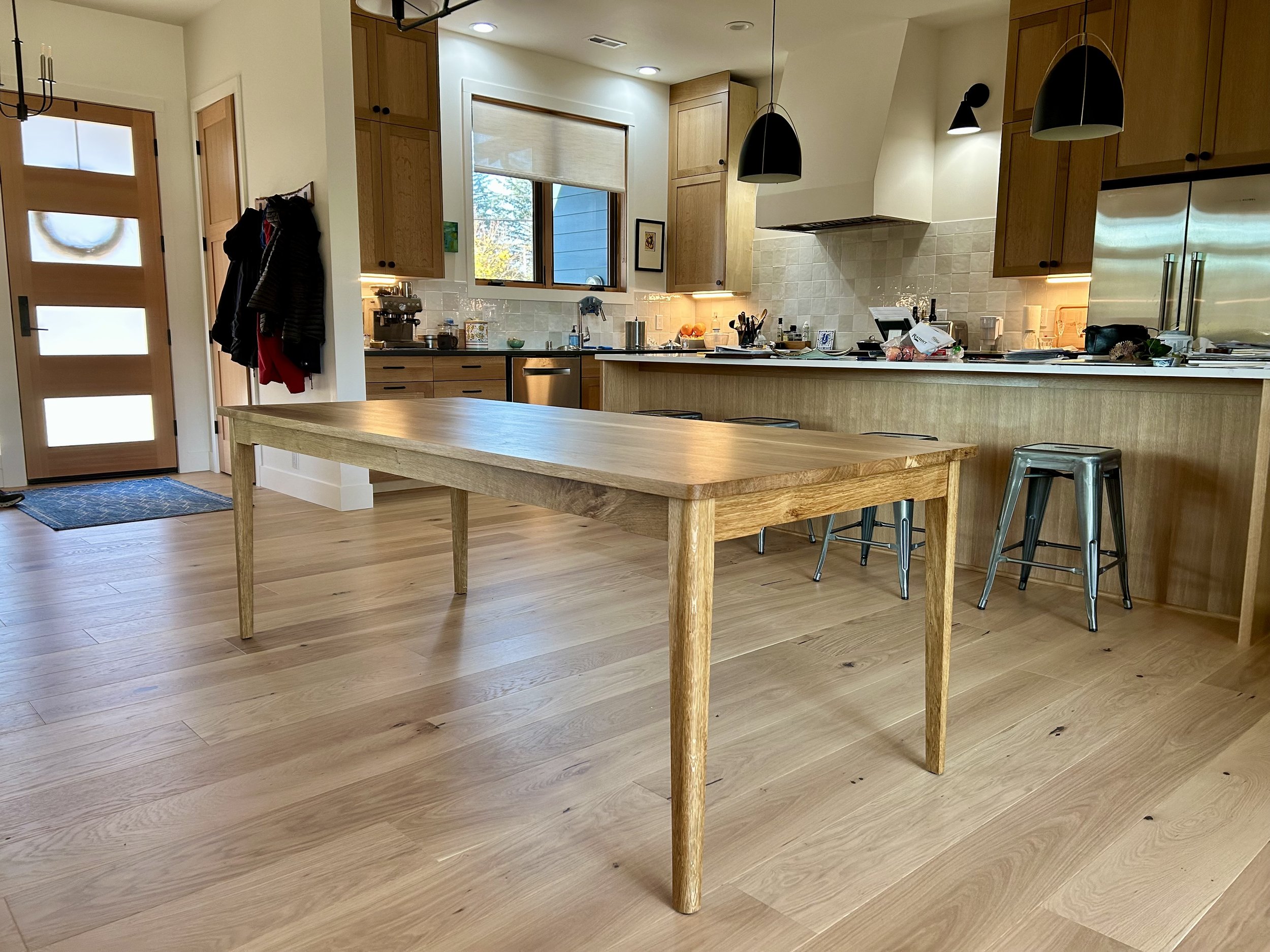 Oregon white oak Sparrow dining table