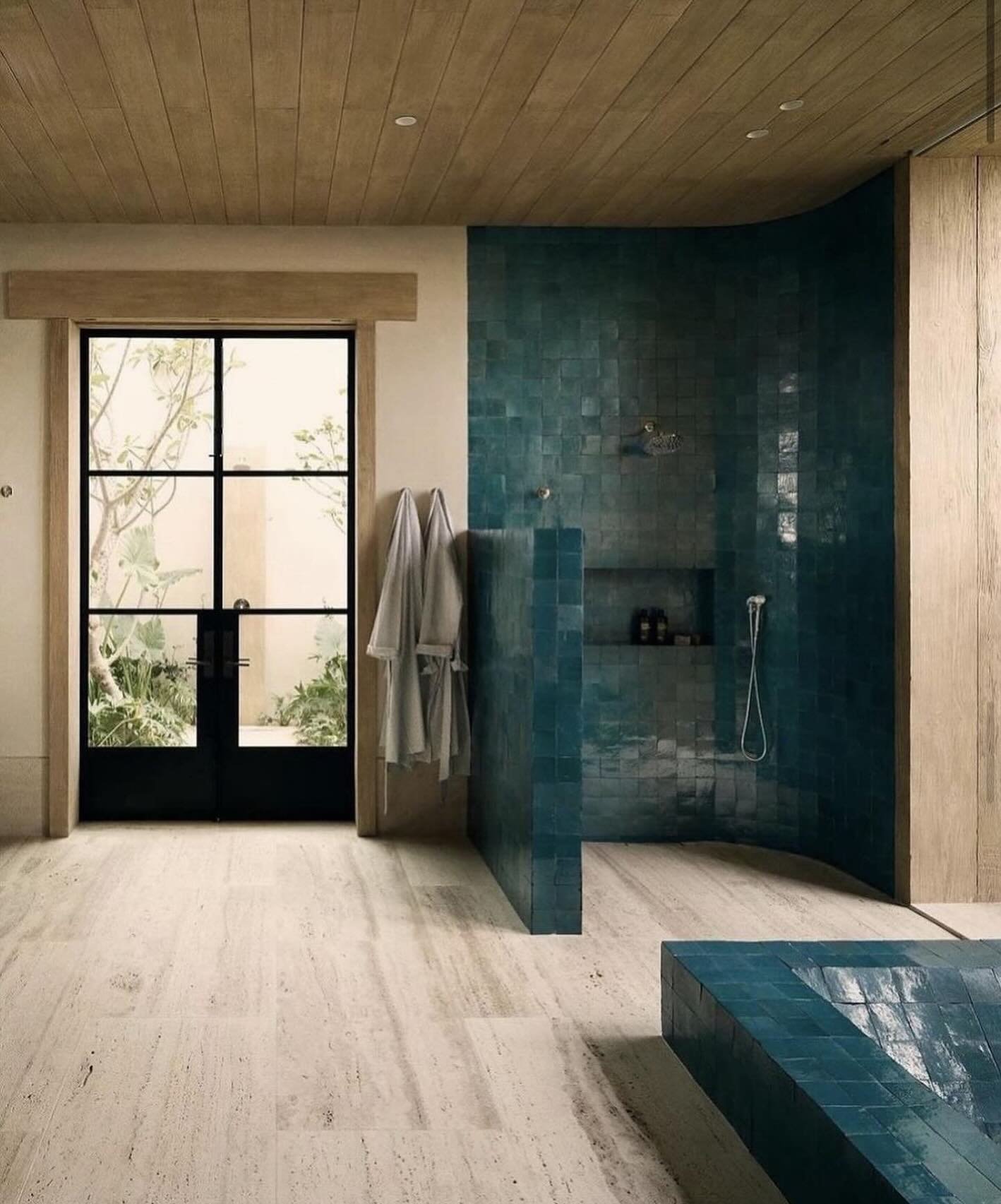 Love this Scandinavian bathroom with bold green colors!! 

🤍

#interiordesign #interiordesigner #architect #architecture #bathroom #bathroomdesign #greentile #residentialdesign #luxury #luxurydesign