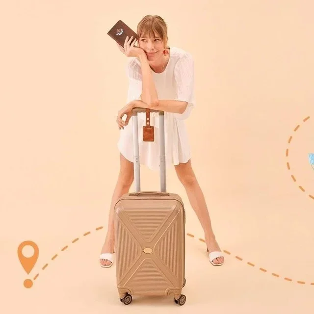 05_travel_suitcase.webp