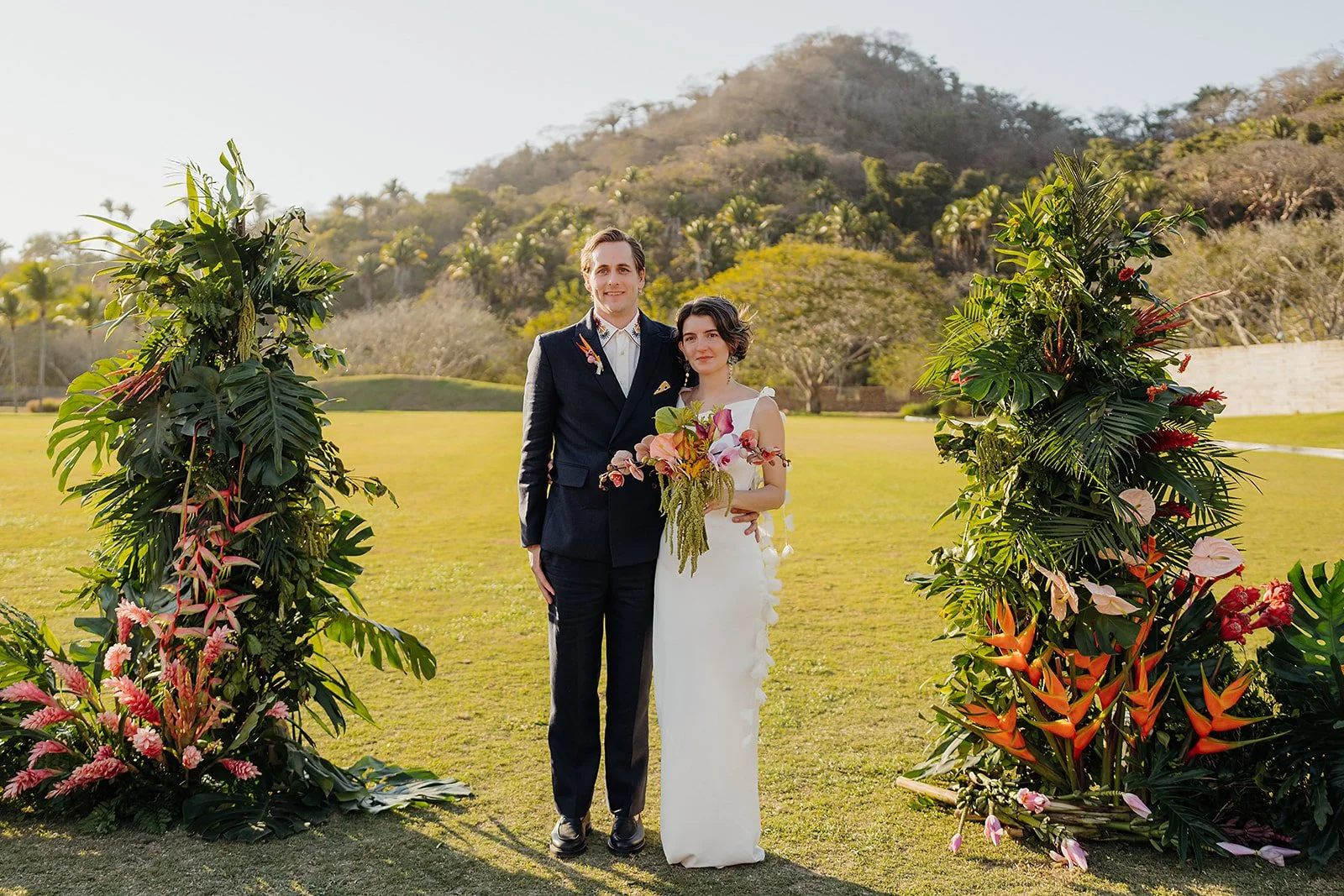 Addison &amp; Sam's Tropical Wedding at Tierra Tropical Polo Club