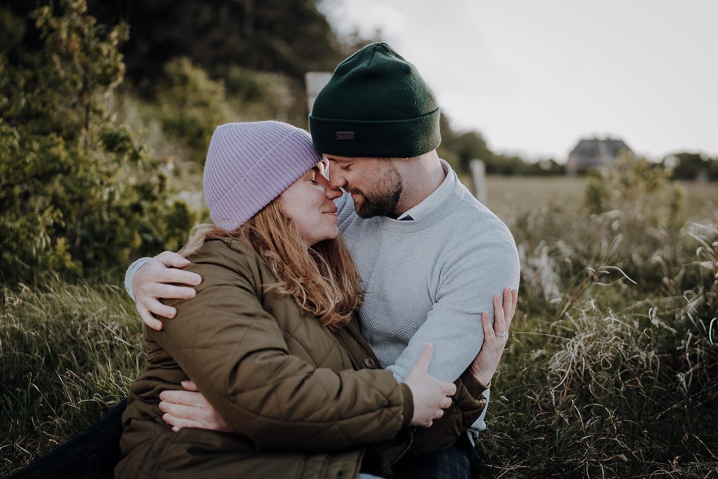 Ich freu mich drauf euch ganz bald wiederzusehen 🙃😉 Marta und Kilian 🫶 aus unserem Shooting im Mai auf Sylt. Ja liebe Leute, es war Mai und passt irgendwie jetzt eher zur Jahreszeit 😄 daher hier nochmal ein paar Fotos aus der Reihe 🥰 #couple #co