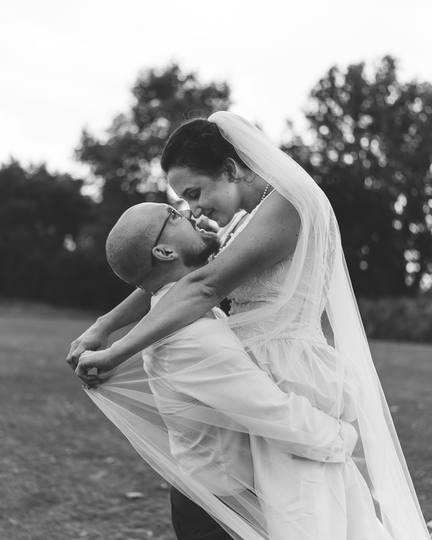 Emily &amp; Maxim 🥰 #wedding #weddingphotography #hochzeit #hochzeitsfotografie #hochzeitsfotografin #hamburg #fotografinhamburg #couple