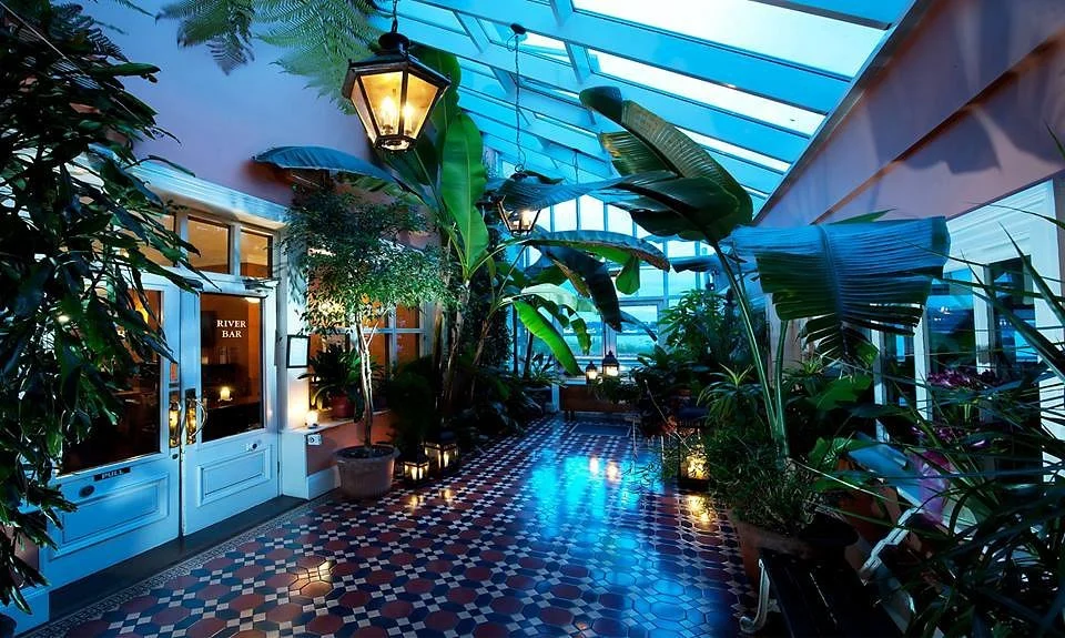 riverbank-house-hotel.jpg