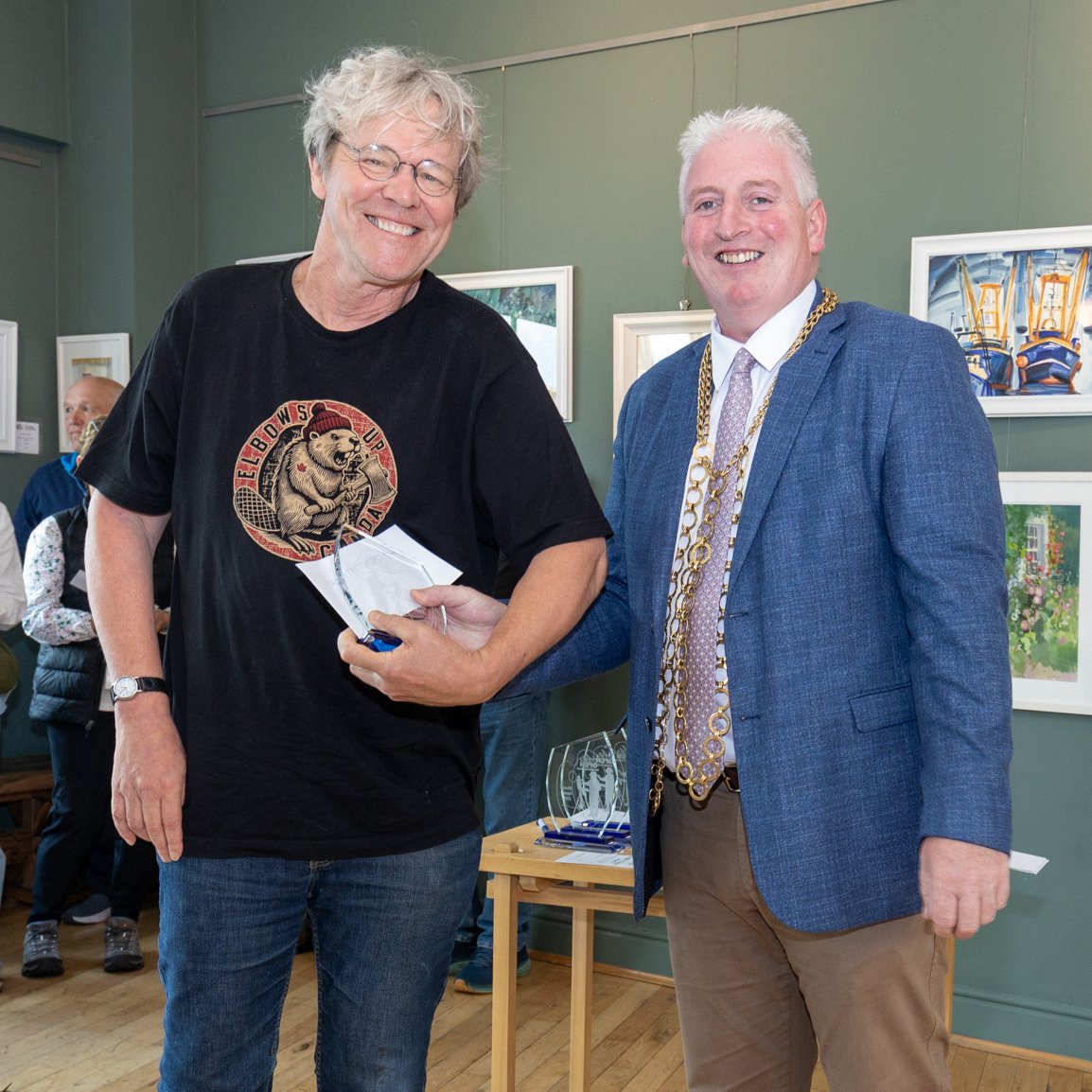 Mayor of Wexford Cllr. Gerry Laffan presenting Architectural Award to Charlie Hunter.