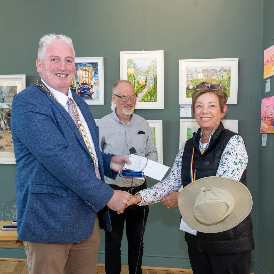 Mayor of Wexford Cllr. Gerry Laffan presenting Bronze Award to Carol Williams Devereaux.
