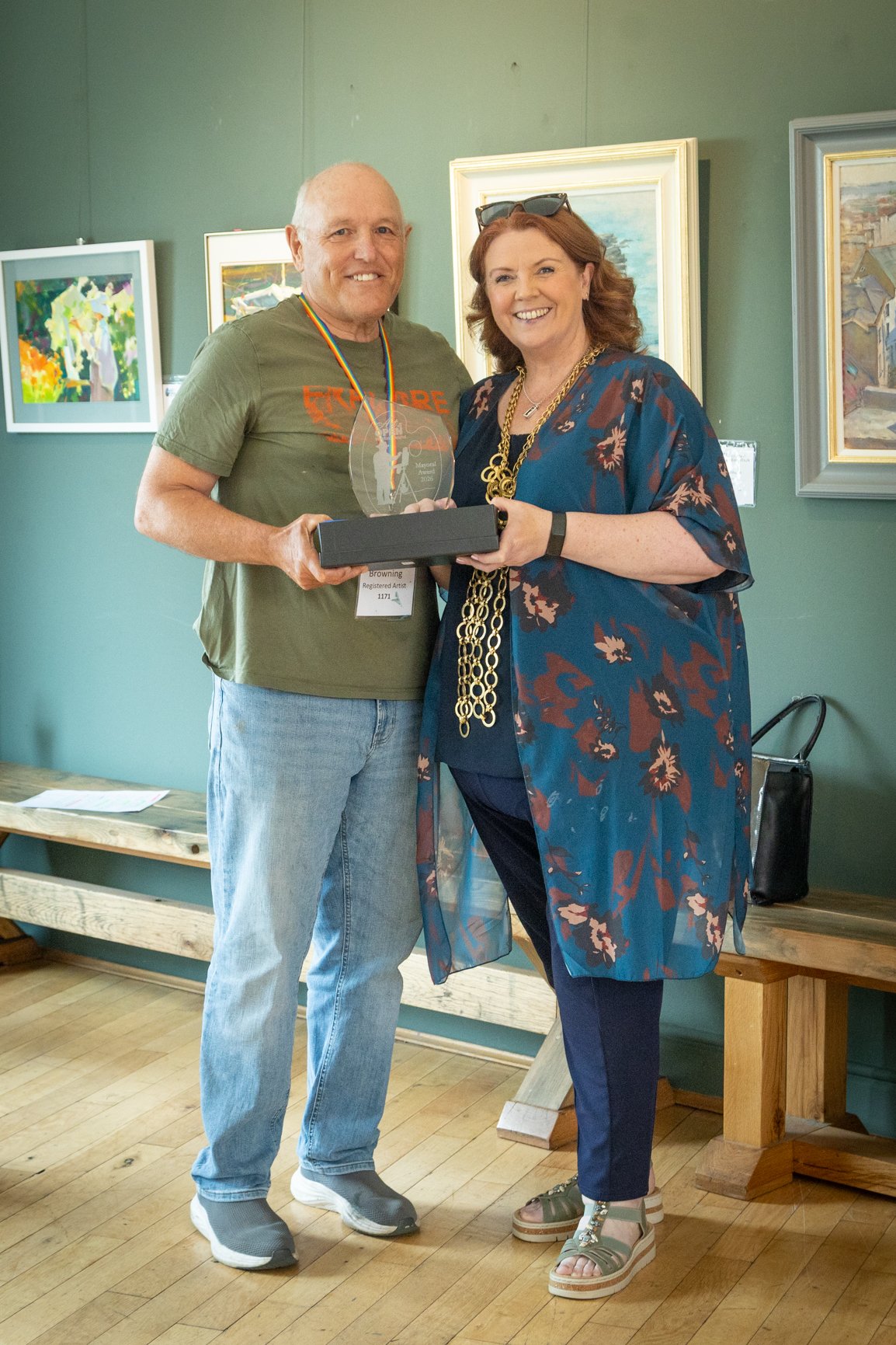 Steve Browning accepts 2028 Mayoral Award