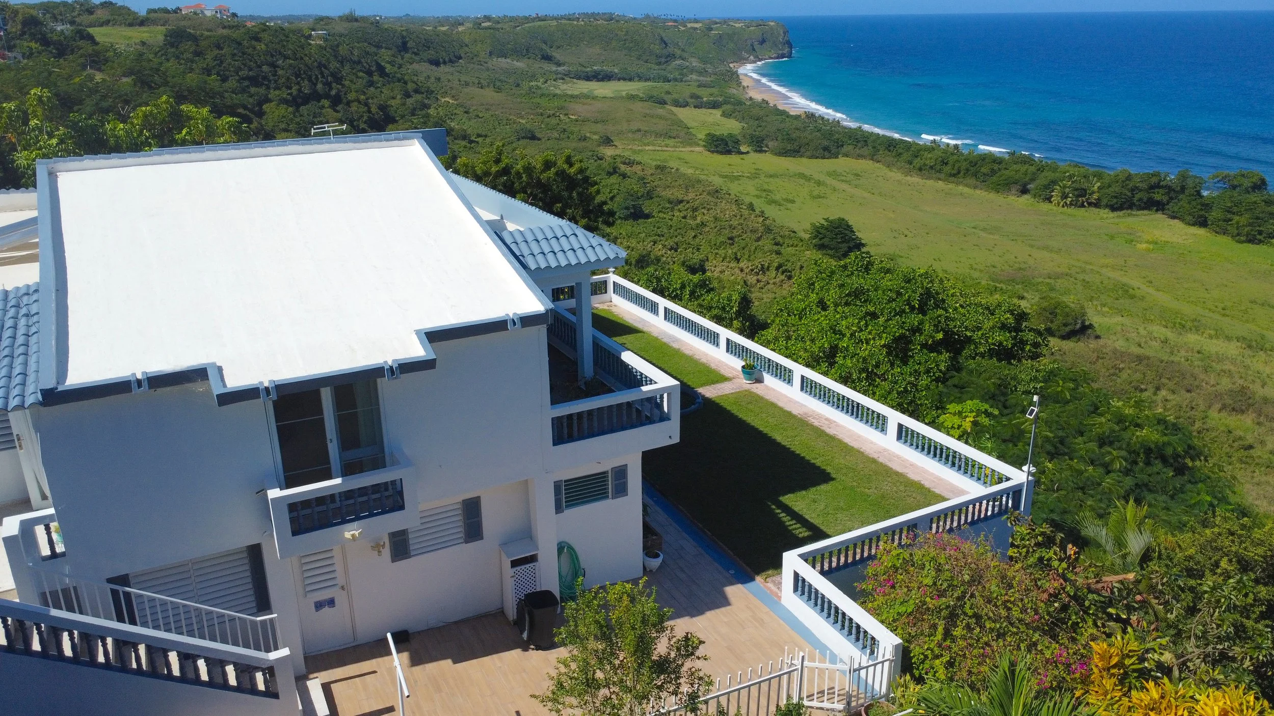 Cliffside/Oceanview Home For Sale in Bo. Coto, Isabela