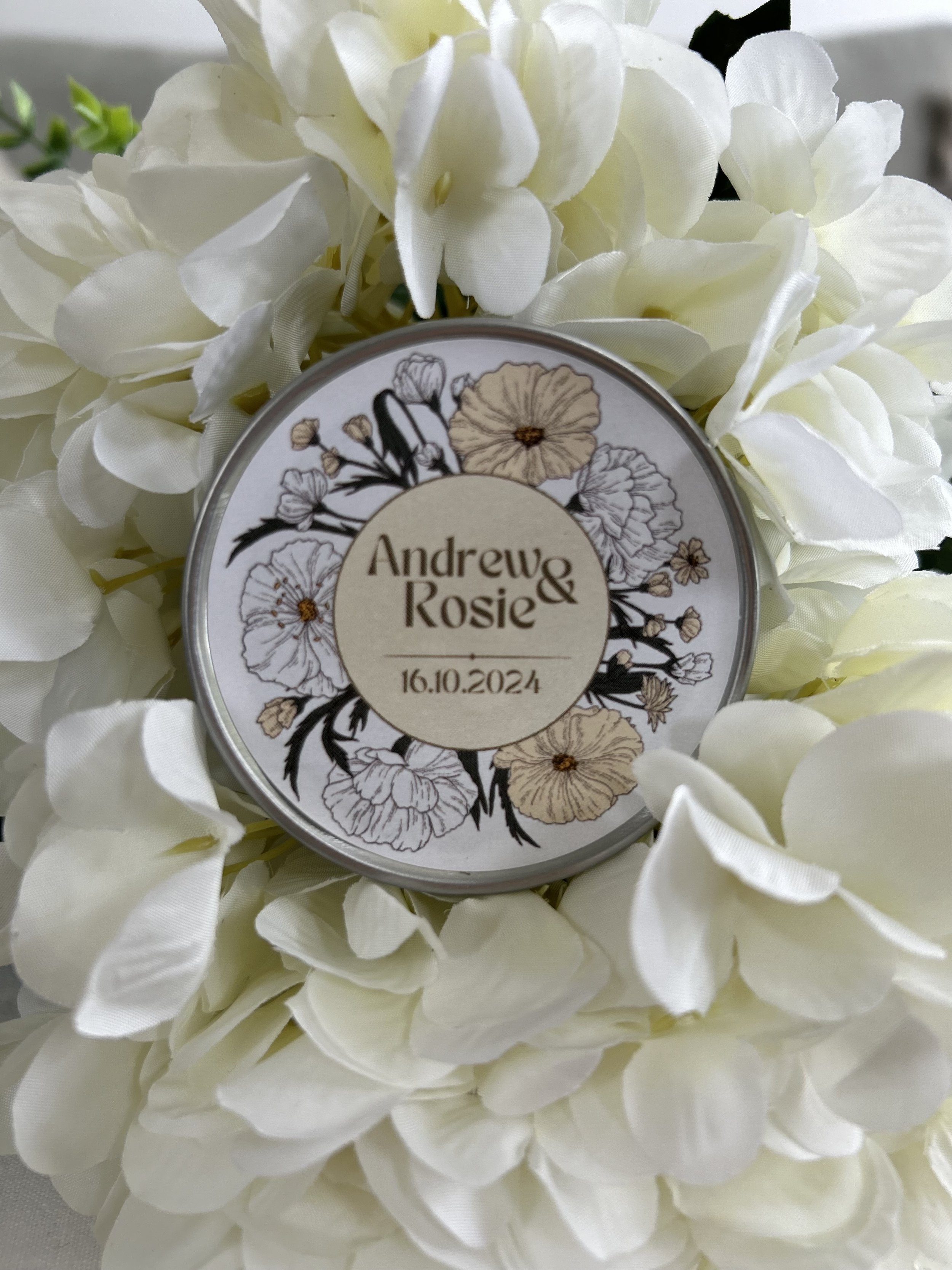 Custom wedding favour candle personalised for guests handmade soy wax Roesk