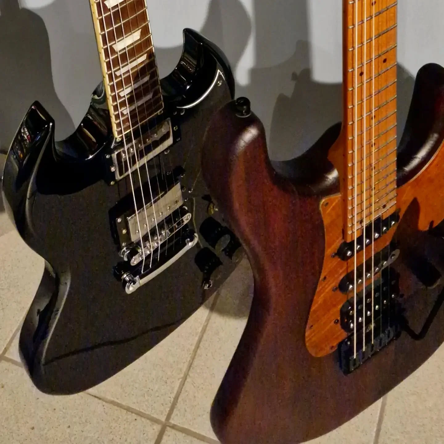 Klassiker oder Eigenes? 🎸 Eko ist ein traditioneller Gitarren Hersteller der fr&uuml;her in Italien eine eigene Hausnummer war 🇮🇹

Diese Legende lebt jetzt wieder auf mit preiswerten Modellen von beliebten Bauformen, deren Qualit&auml;t bestimmt z