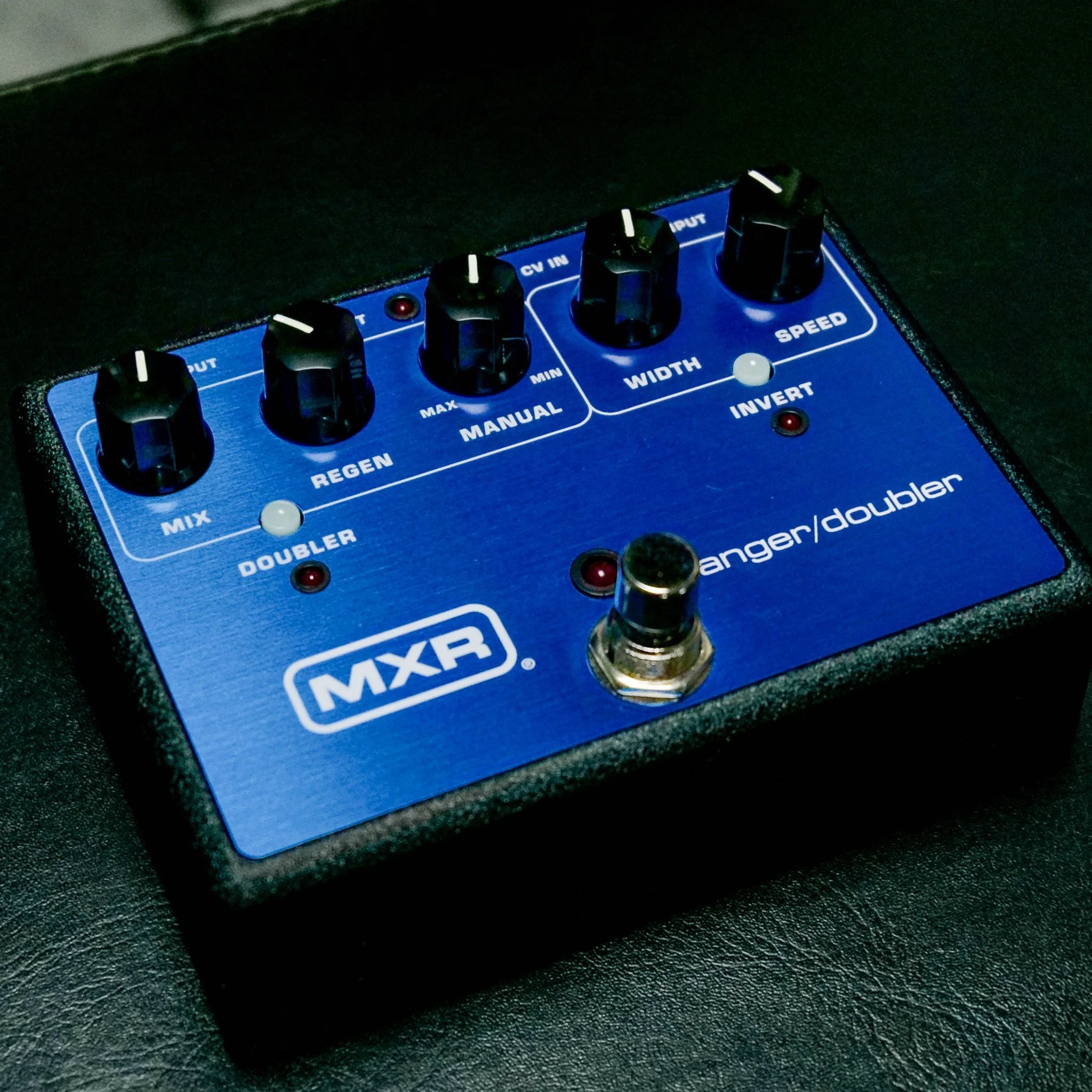 Ihr wollt eure Produktion schon in der Entstehung aufmotzen?♾️

Der Flanger/Doubler von MXR ist gelandet!⚡
MEHR als nur ein Pedal!🎸

#MXR #Pedalboard #Electricguitar #Guitarpedal #sound 

@jimdunlopusa