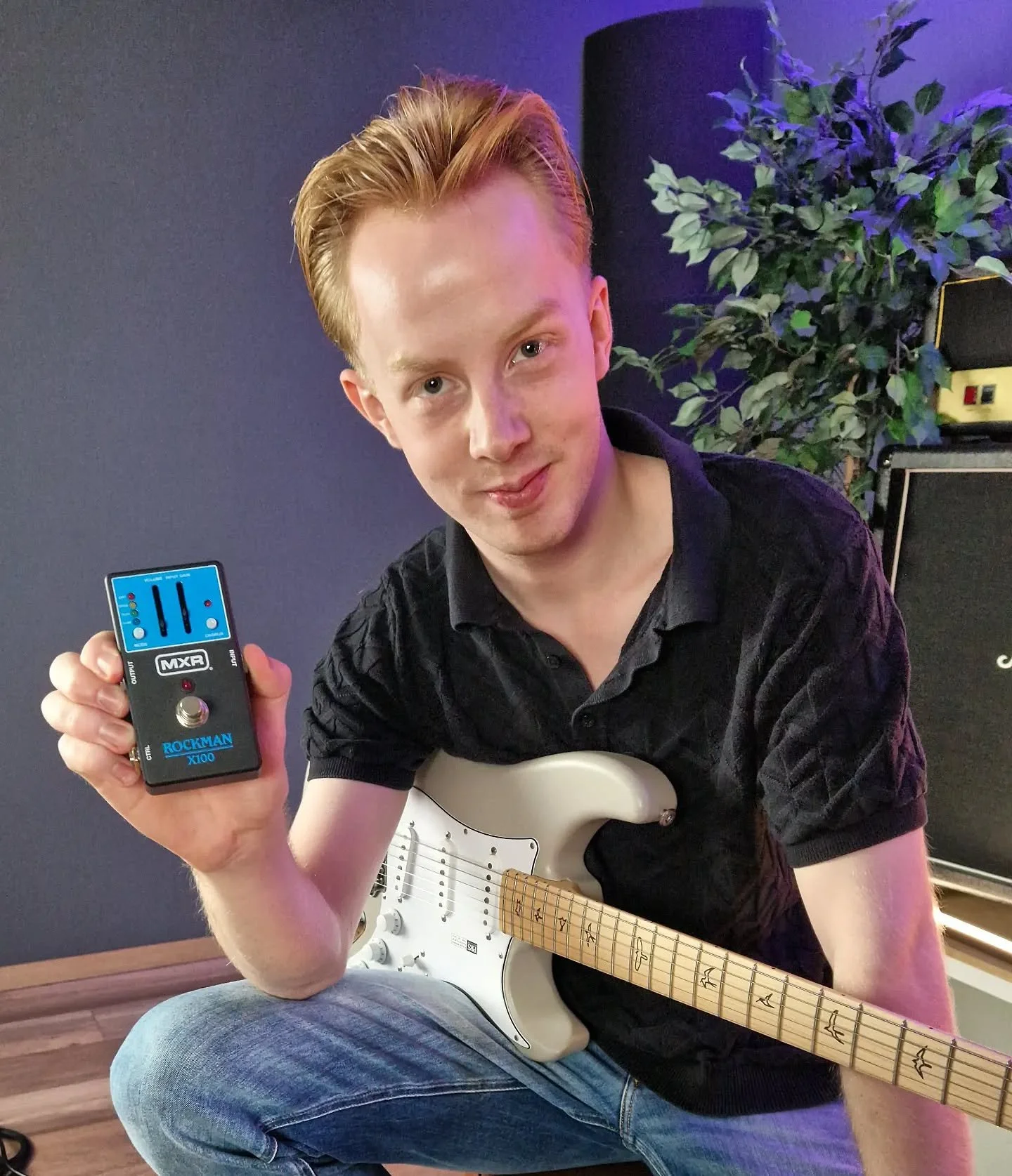 Wir waren zu Besuch im Music Store 🎸

Der MXR Rockman X100 war im Fokus unseres Videoshoots 📹

Demn&auml;chst auf dem Channel vom Store! Vielen Dank f&uuml;r die Gastfreundschaft🫱🏻&zwj;🫲🏼

#rockman #mxr #pedalboard #guitarpedal #electricguitar 