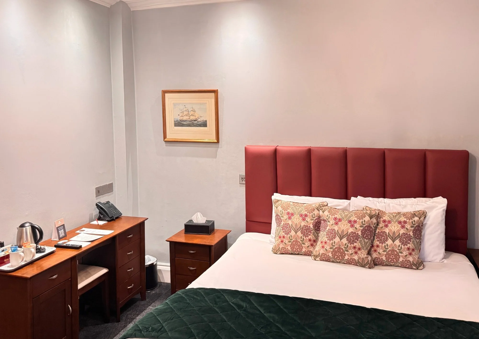 Room 17 .jpg