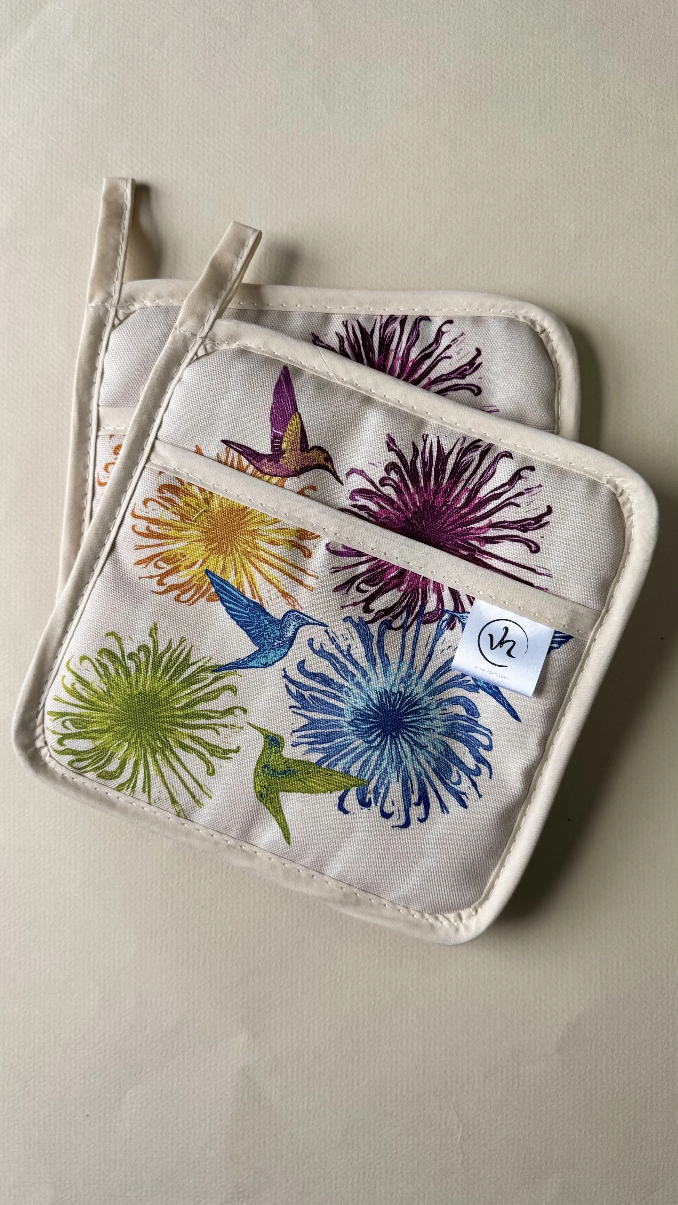 Organic Cotton Pot Grabs – Bergamot flowers with Hummingbirds
