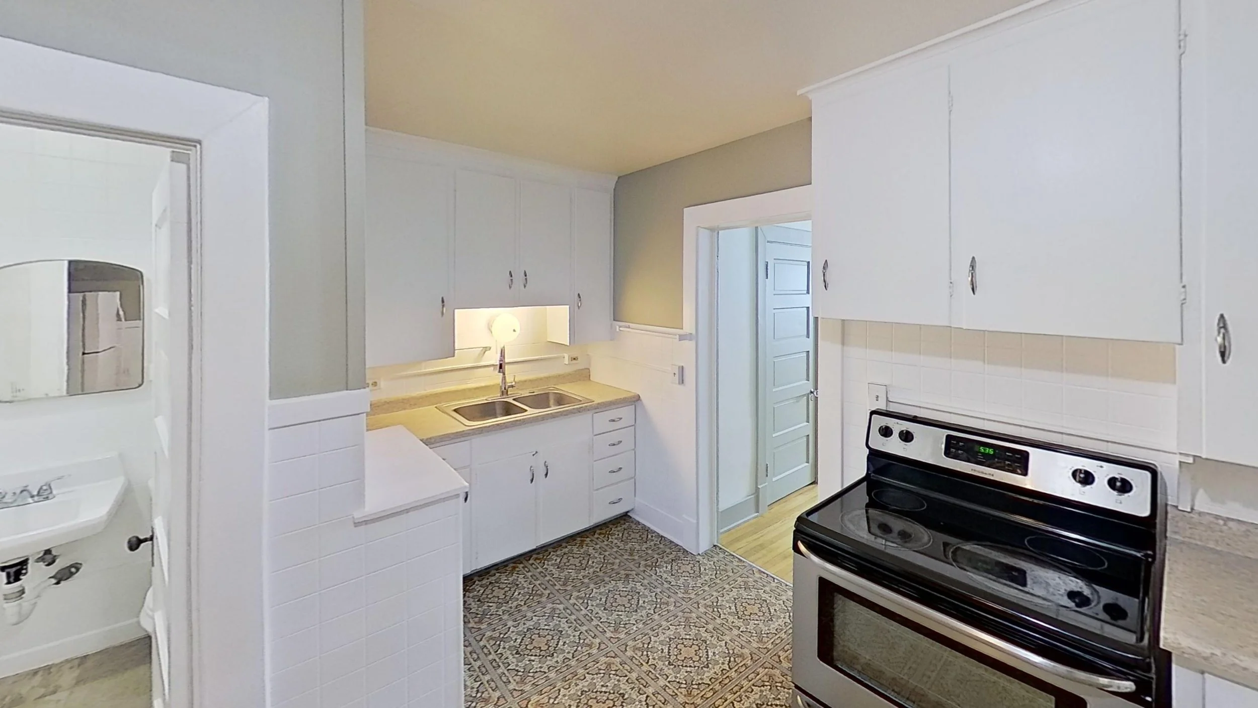 49-Center-Street-3L-Kitchen 3.jpg
