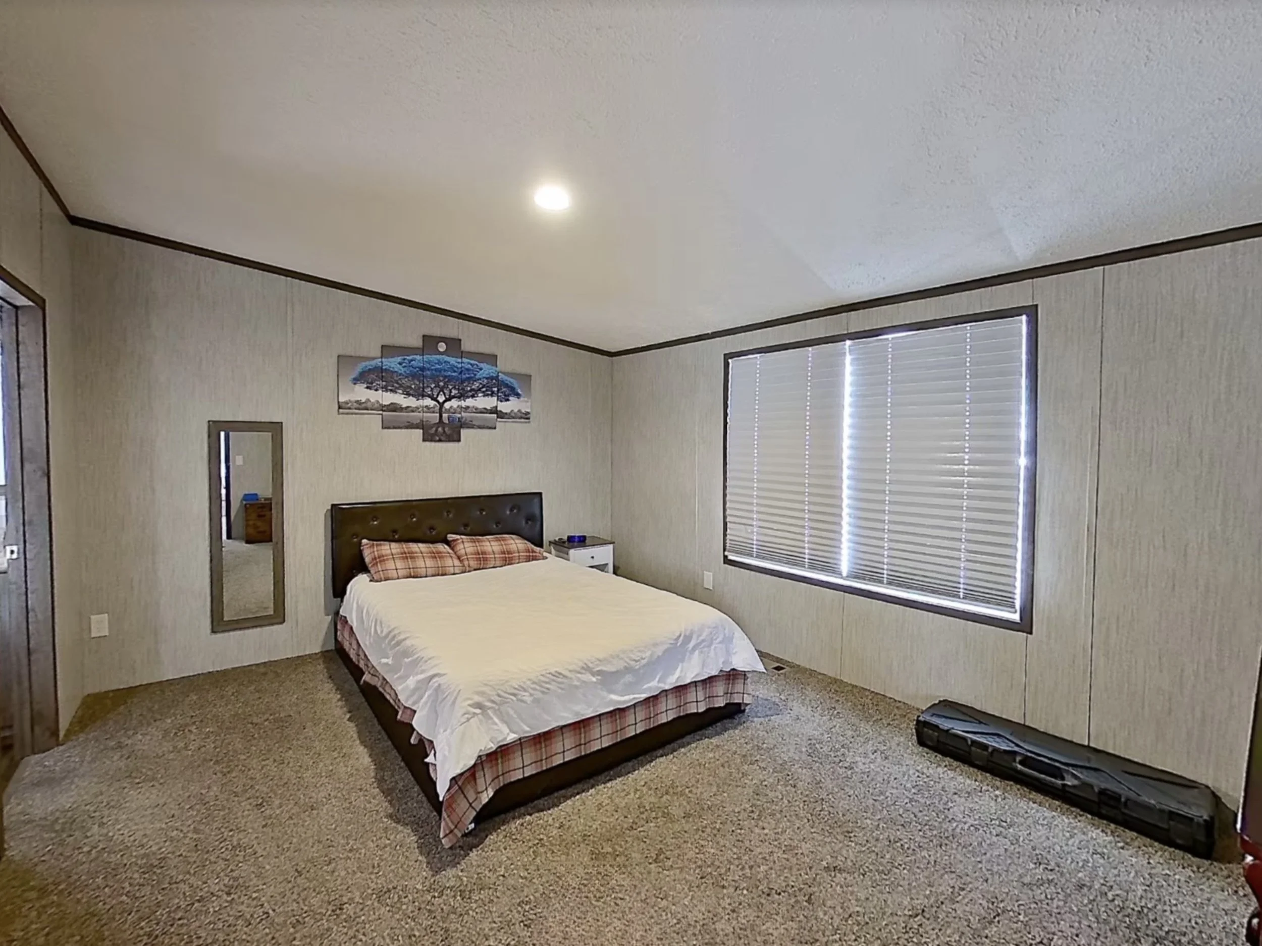 Primary Bedroom_1.jpg