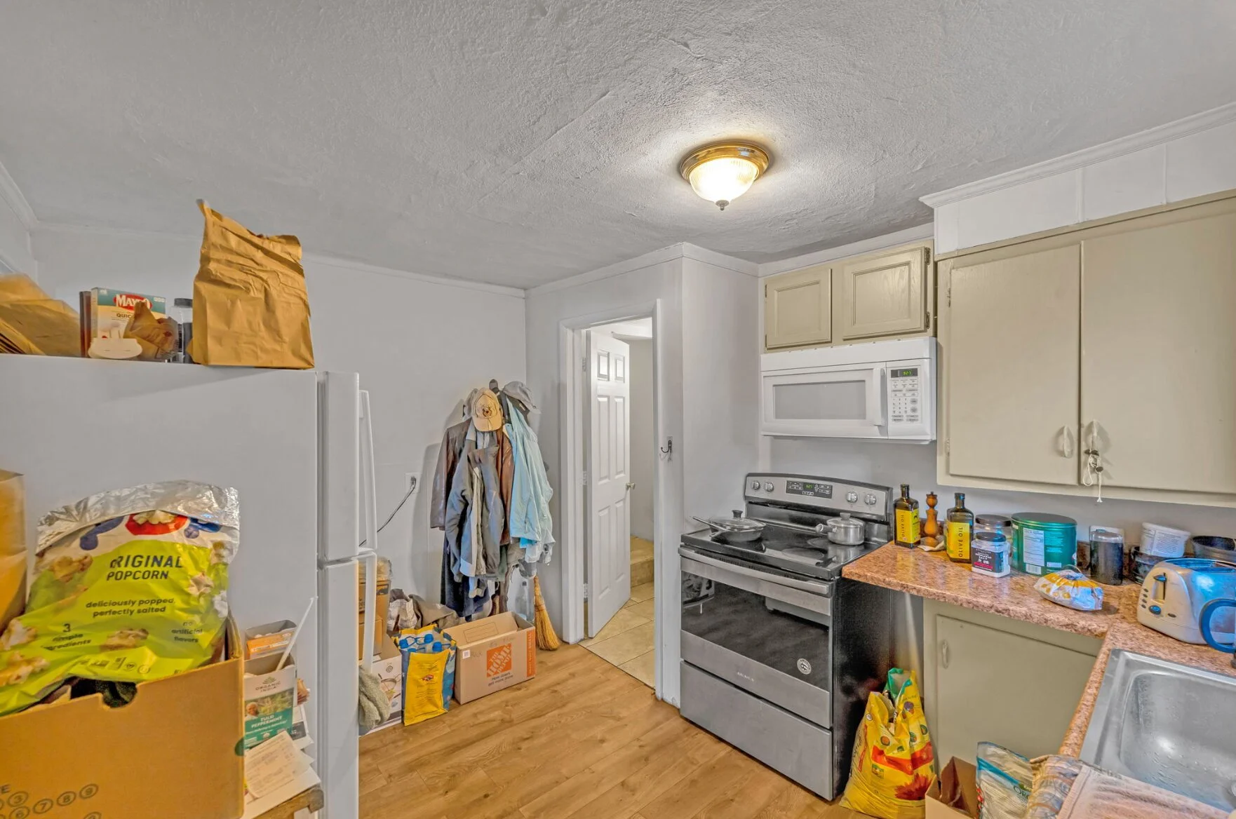 Unit 2 Kitchen - 2.jpg