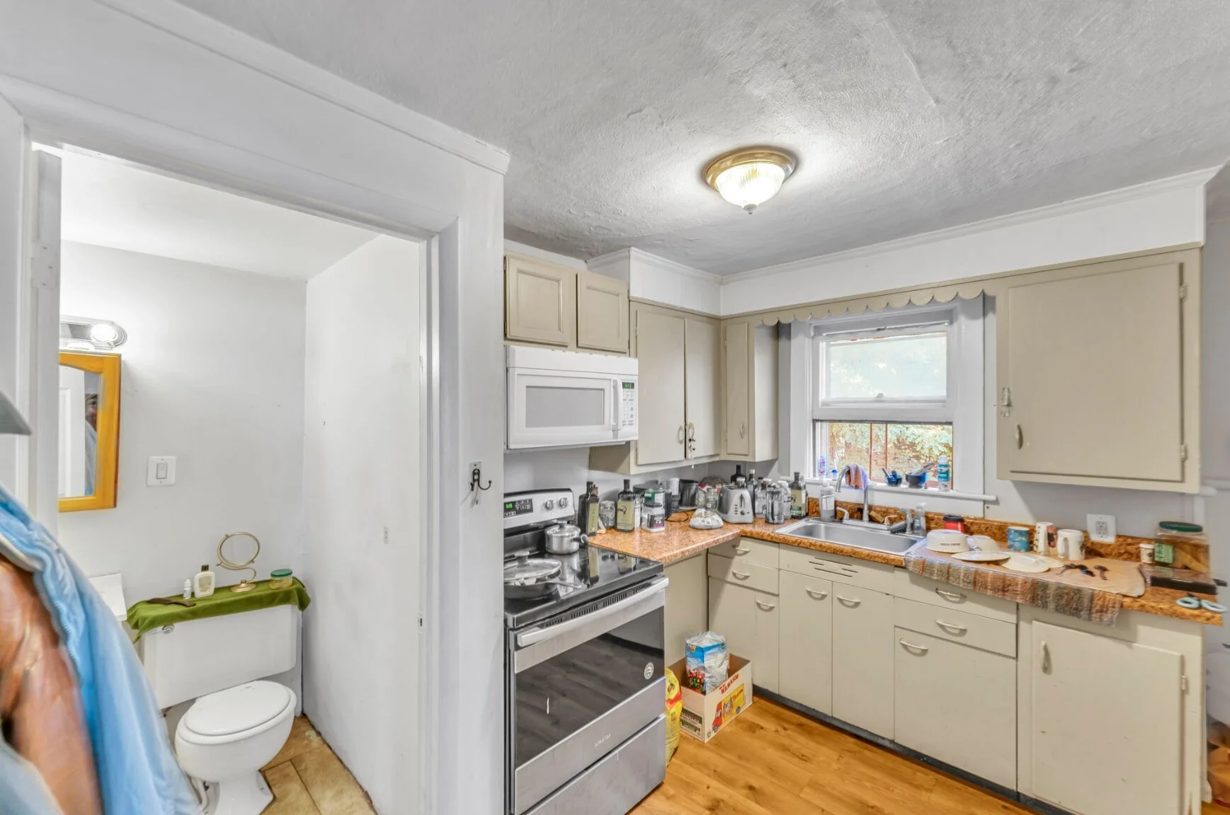 Unit 2 kitchen.jpg
