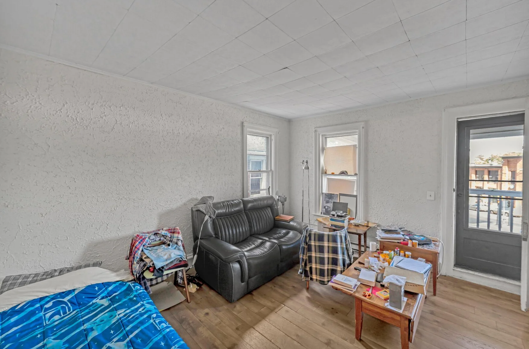Unit 4 living room.jpg