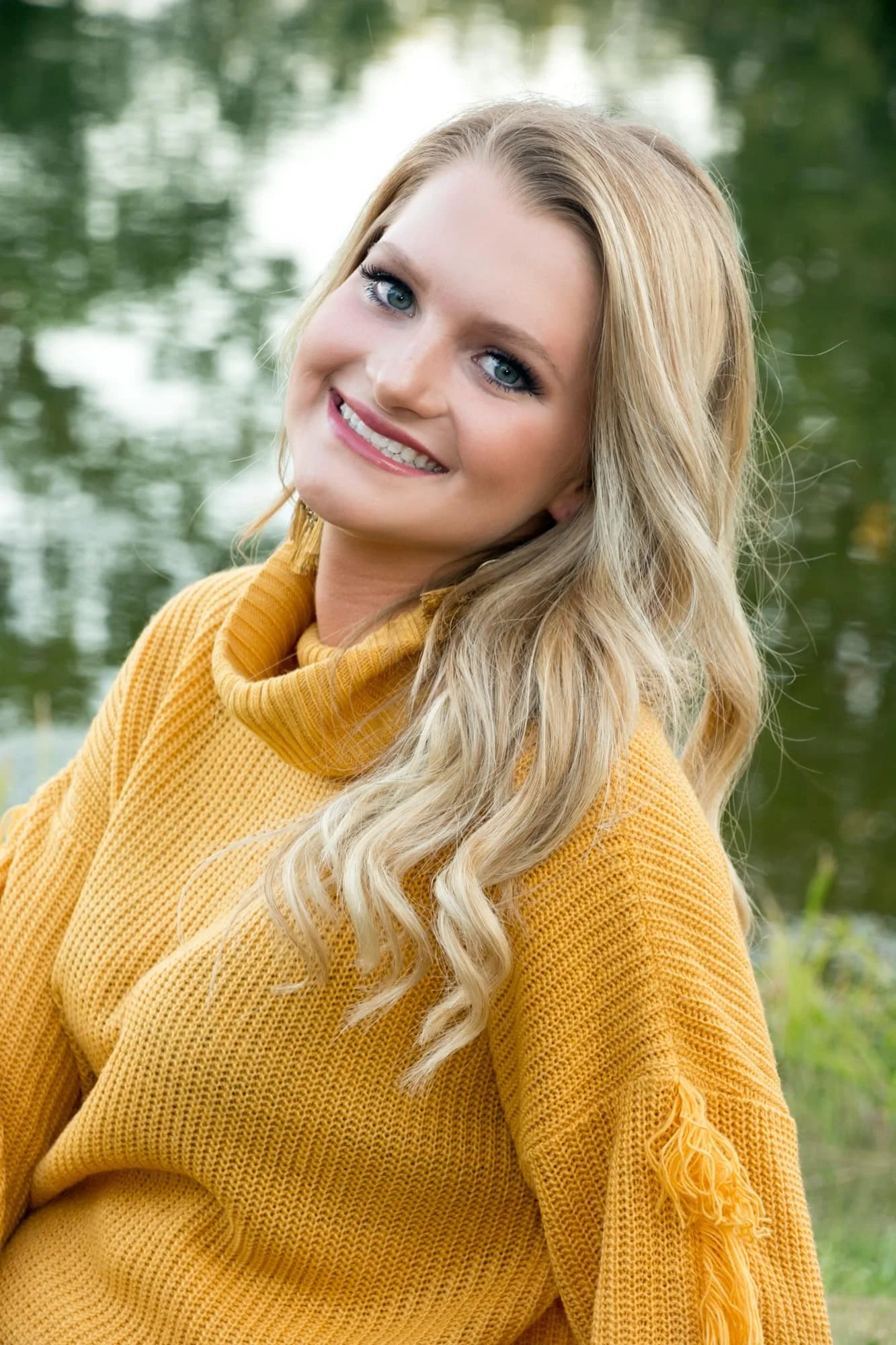Senior-Girl-Sitting-Lake