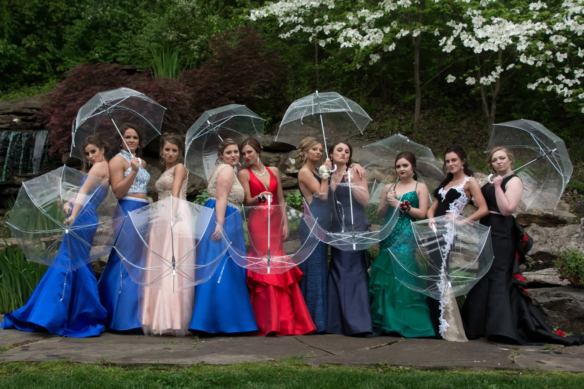 Katie &amp; Friends | From Rainy Umbrellas to Blue Skies in St. Louis