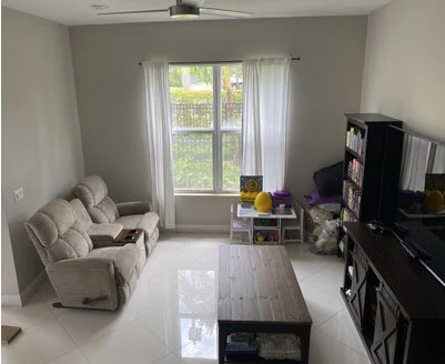 Example of our sweeping before and after MOVE-OUT CLEANING SERVICES

However, move-out cleaning is easy to neglect. After all, you have bigger things to worry about, like moving into your new home or apartment.
KPG Cleaning Care offers flexible move-