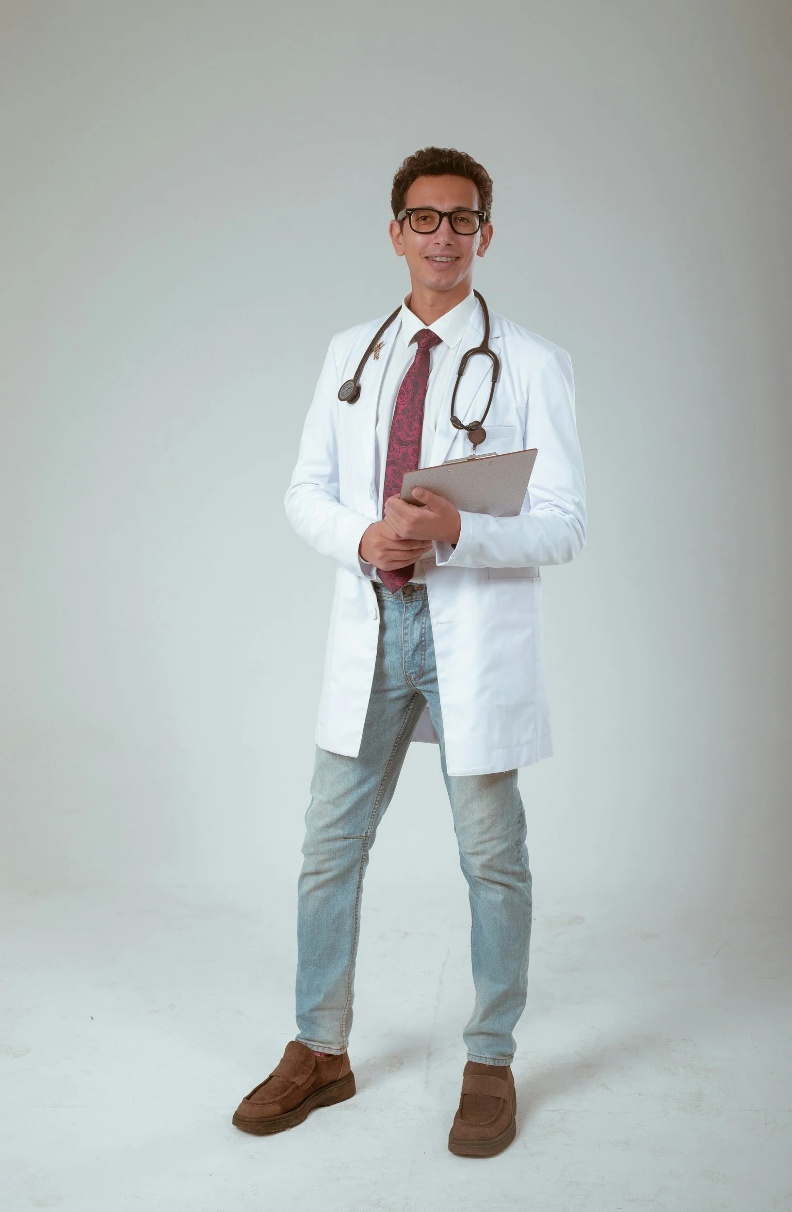 Healthcare provider representing medical guidance for the safe use of topical pain relief products.