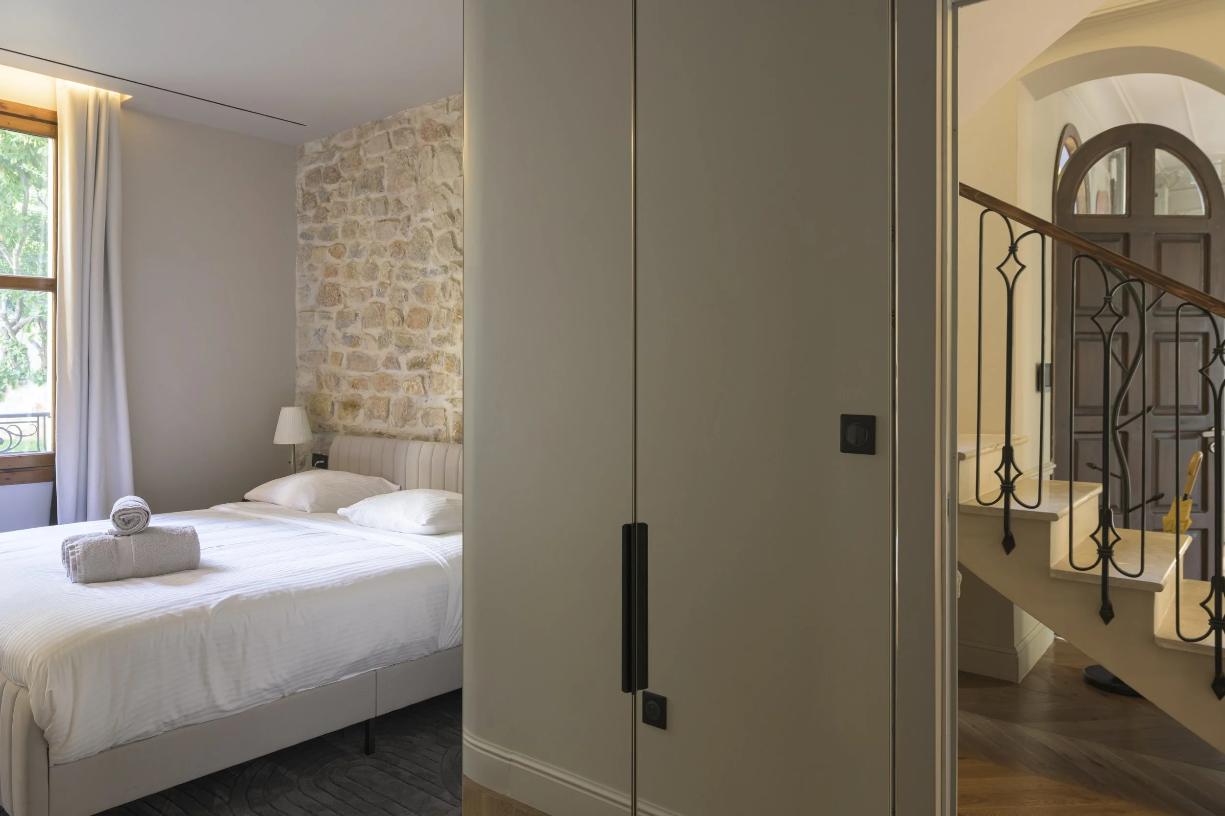 2026-07-22-cannes_villa_s_rez_de_chaussée_chambre_01-Fred Laures-1.jpg