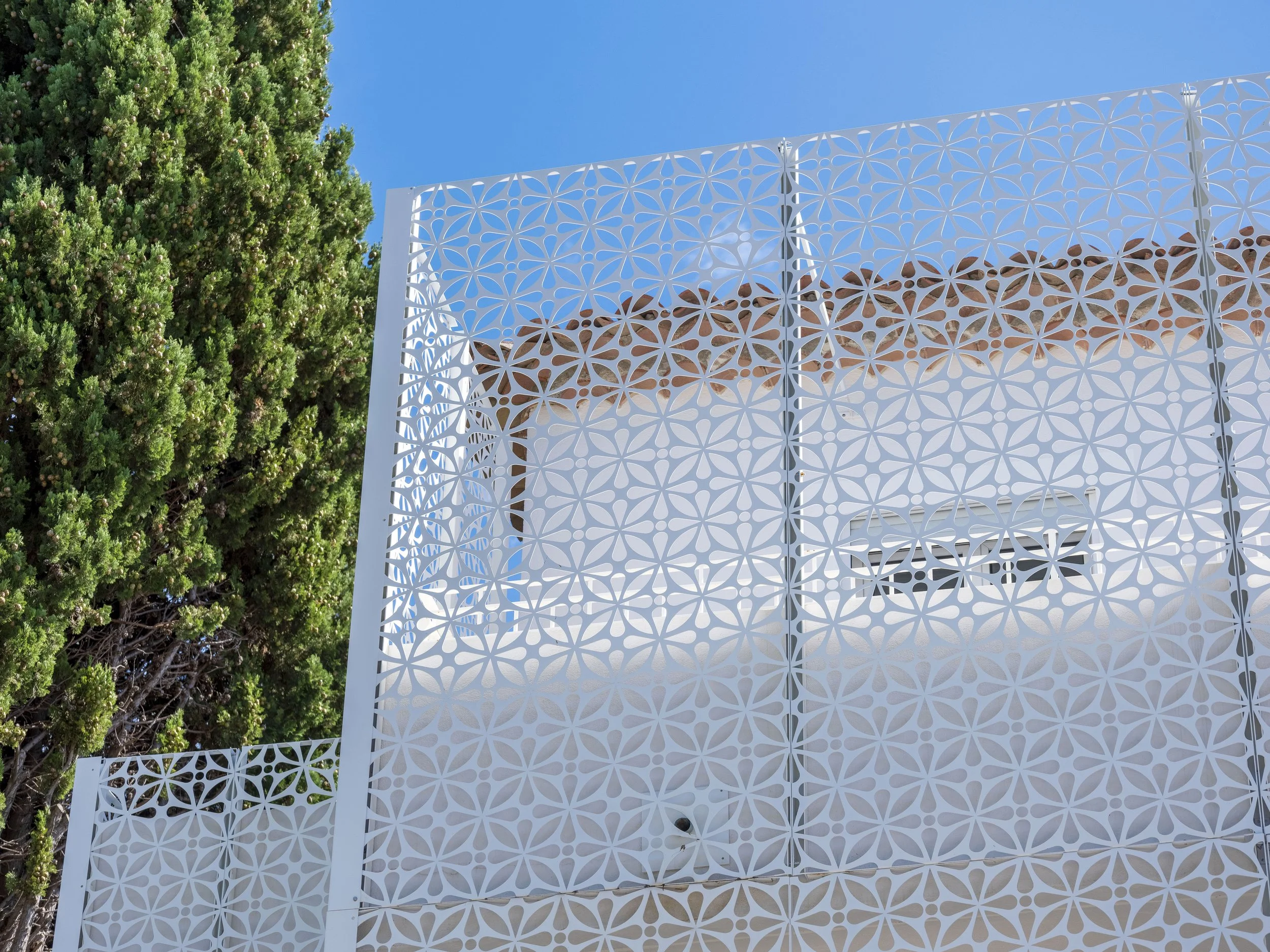 Villa à Cannes avec façade en métal 