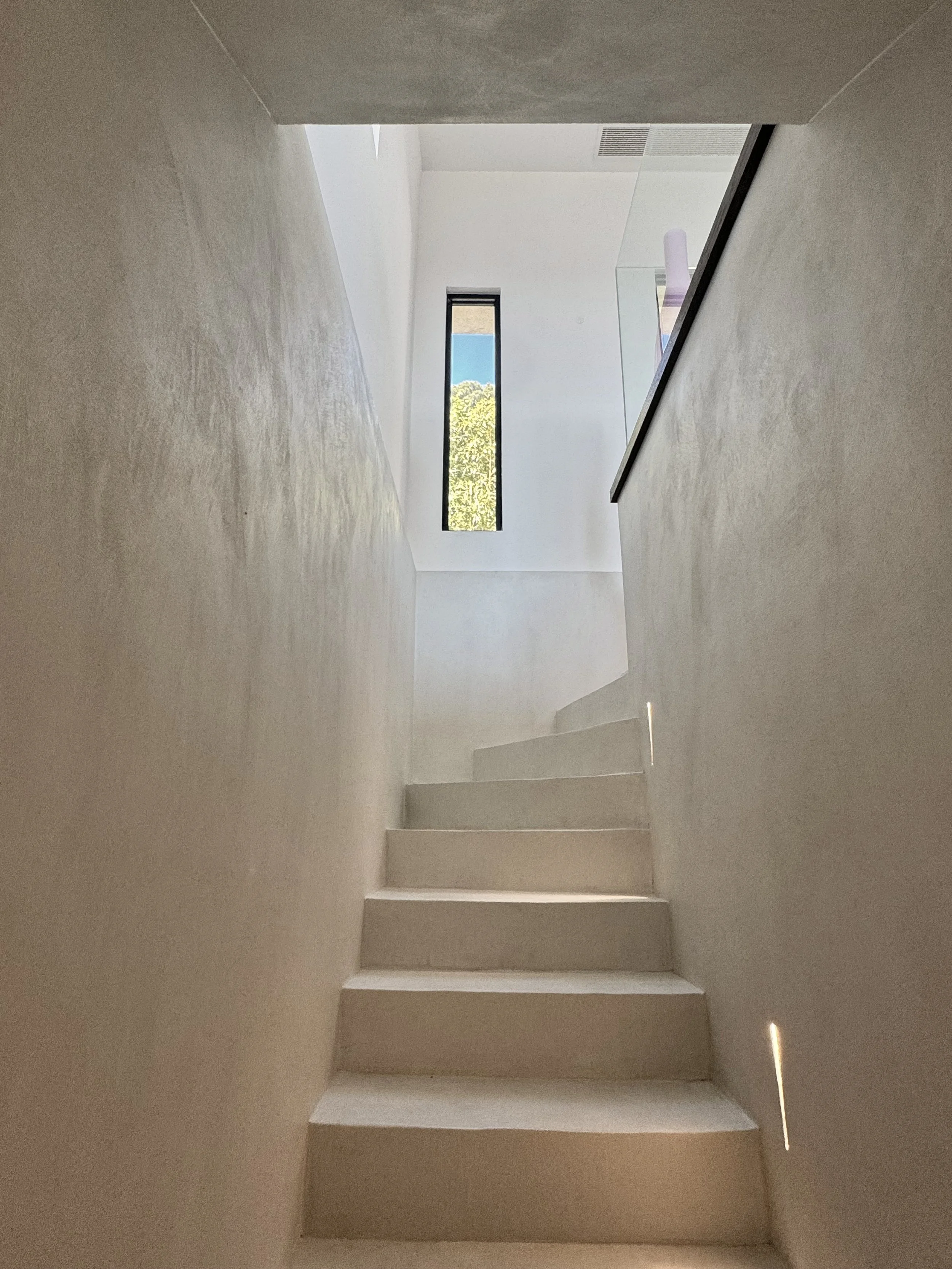 Vue depuis l'escalier de l'étage inferieur 