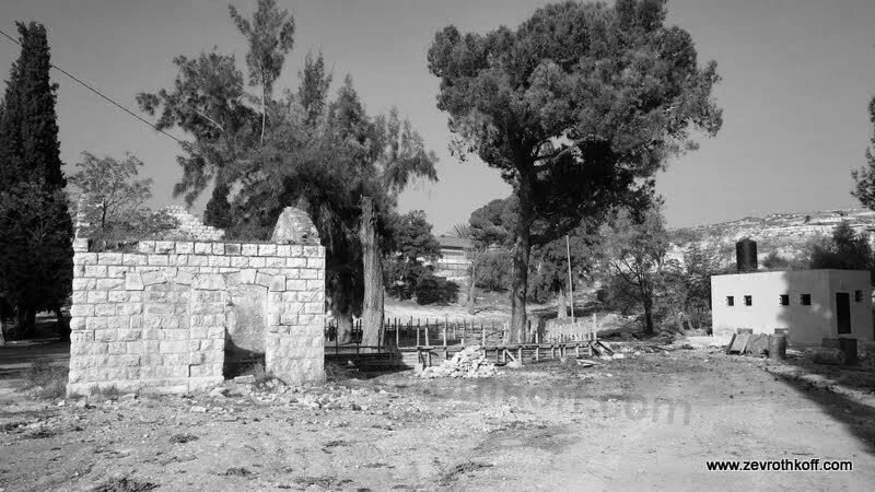  Auxiliary building, photo taken at 2013.9 