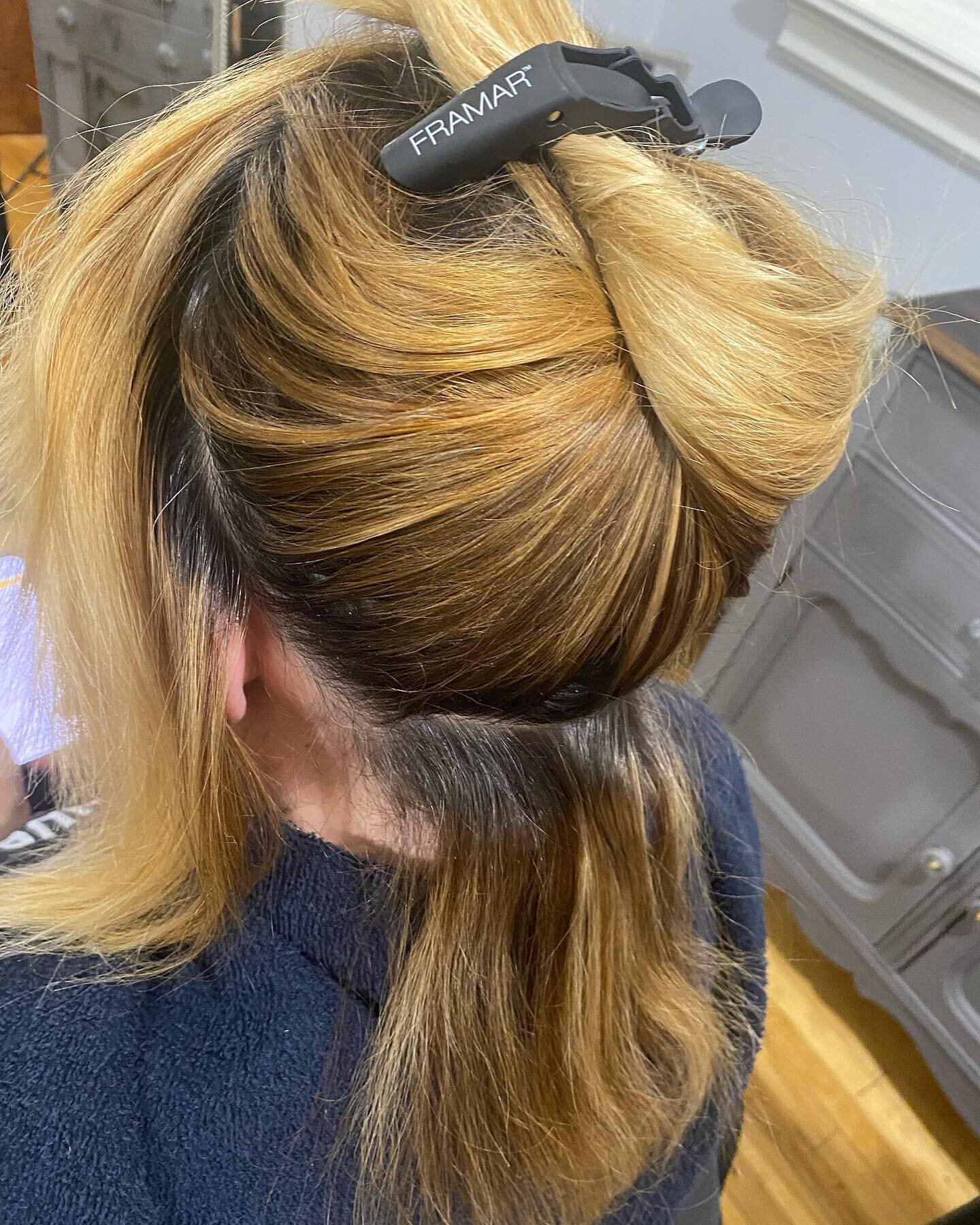 Brassy to beautiful 🦋💚🦋💚🦋

#maneessencehairboutique 
#hairmagic
#yxehairstylist 
#consiousbeauty
#beautyshinesfromtheinside
#sacredbeauty
#sacredhairstylist 
#facereading