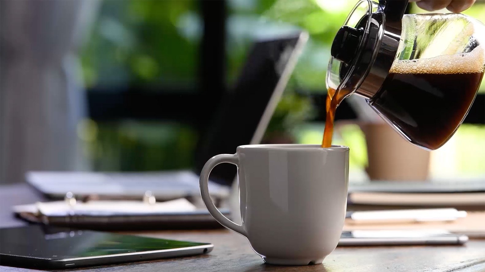 lacoppa-coffee-pour.jpg