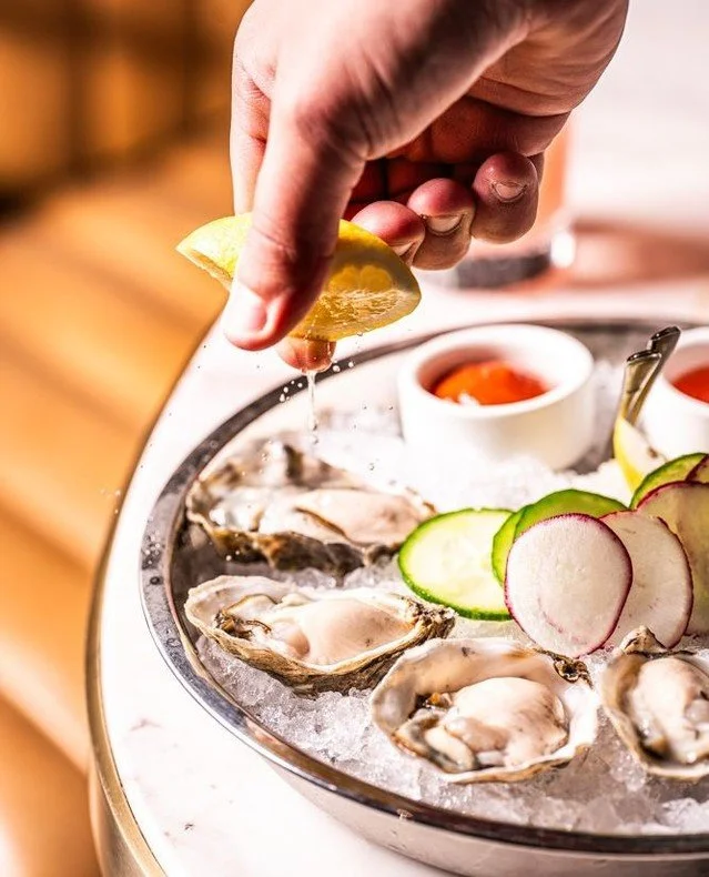 Fresh, briny, and best enjoyed with a pour in hand — $2 Oysters are now on the Happy Hour menu at 7th Street Standard.
(minimum order of 6)
Available daily from 2 PM – 5 PM, this is your perfect mid-afternoon ritual. Pair them with a