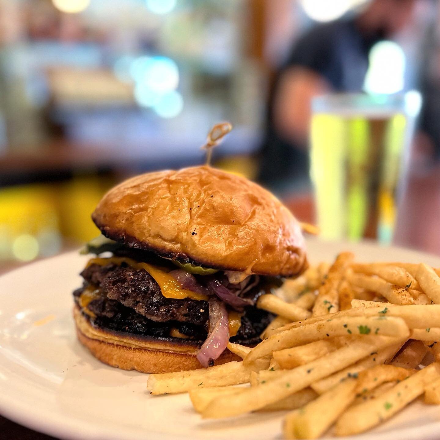 Join us for Game 5 tonight! Kings vs Warriors at 7pm. Game time specials start at 6pm (happy hour prices, asada fries, chicken wings &amp; more) 

Smash Burger (pictured) available all night!