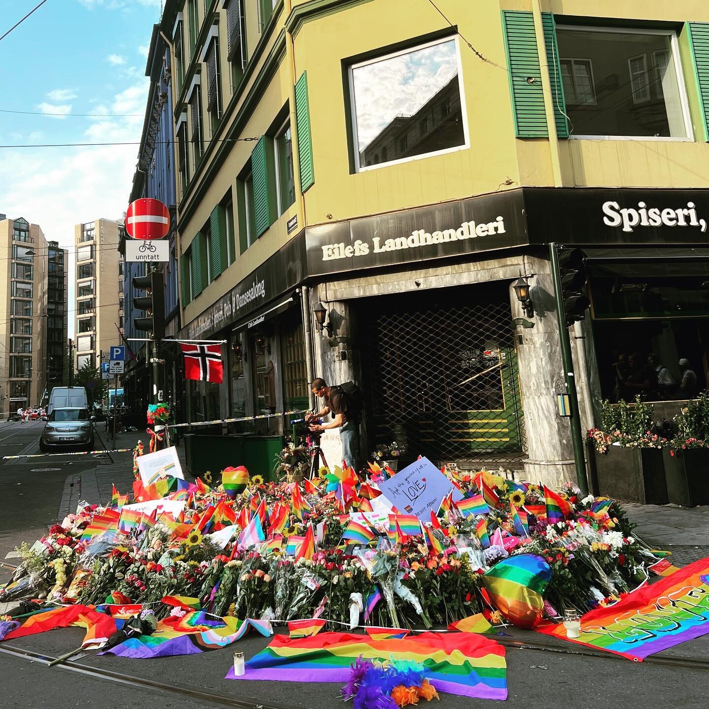 Love is love and Love always wins! Our thoughts go out to those affected. 🙏😔 We know many now feel scared and are in grief, but do know that we all stand with you!!! ❤️💙 💛 💚 💜 

#loveislove #pride