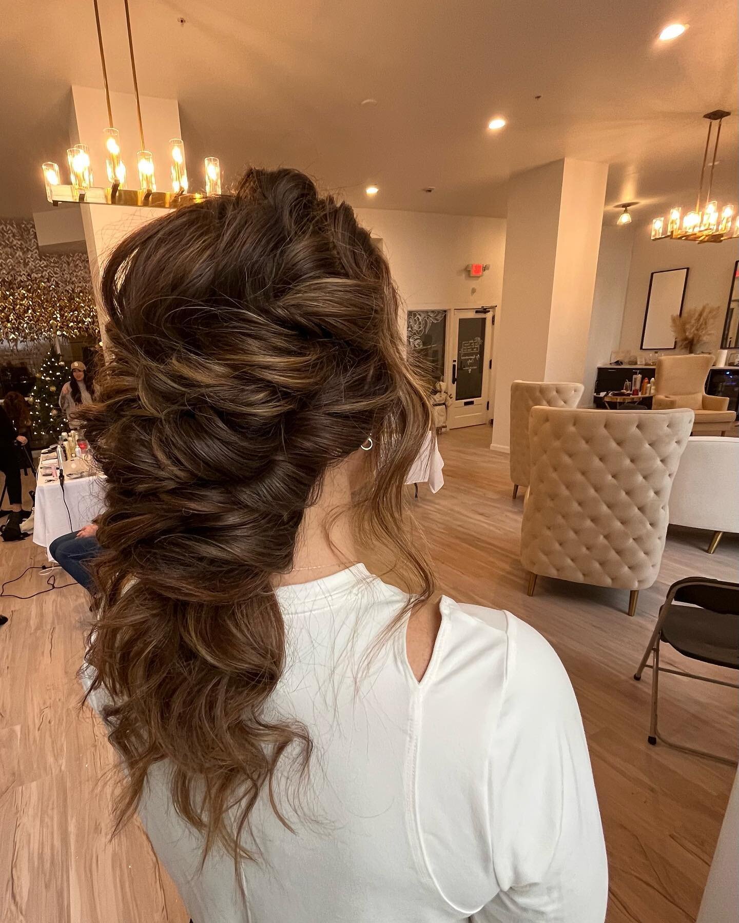 The perfect bridal style for someone who wants to wear their hair down with a little more structure✨ 

#mnbride #weddinghairstyles #weddinghairinspiration #bridalhair #bridetobe #bohobride #bohohair 
#weddinghair #travelingstylist