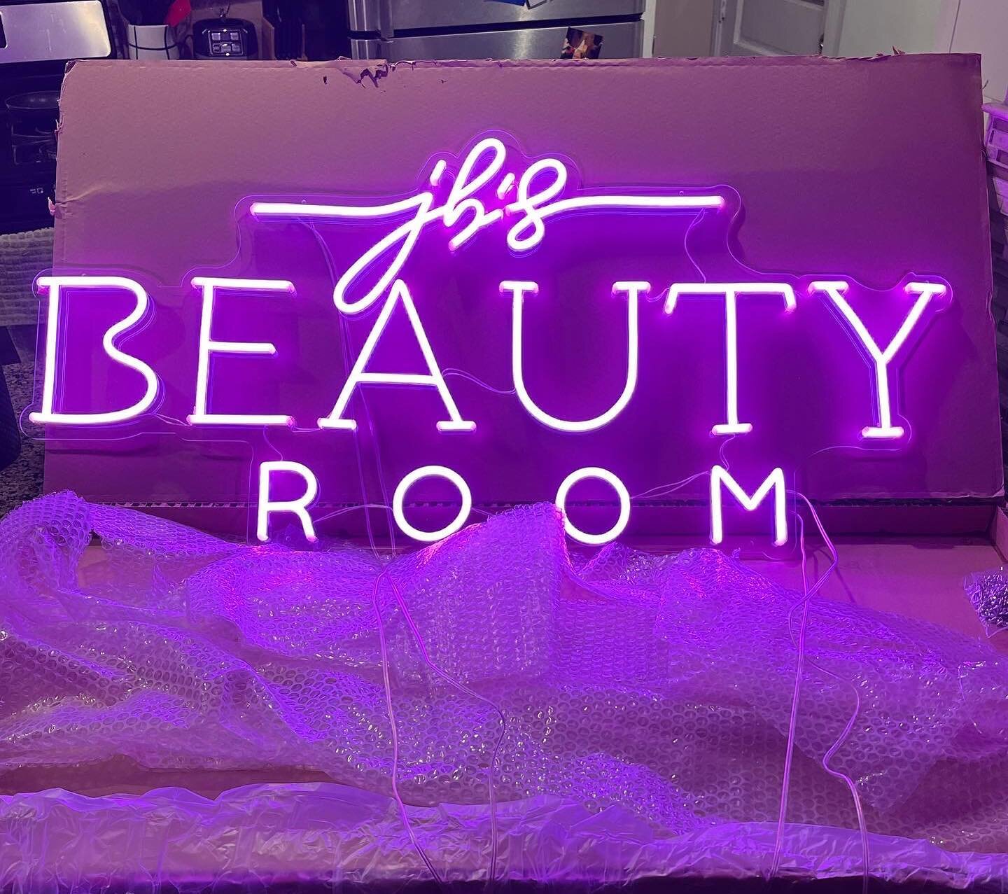 Happy 1st Anniversary to @jbsbeautyroom !!!! 
Things I&rsquo;ve learned in the first year:

&bull;Have Patience. When you are building a business from scratch in a world where not many people have done this before you, you have to be patient. The bui