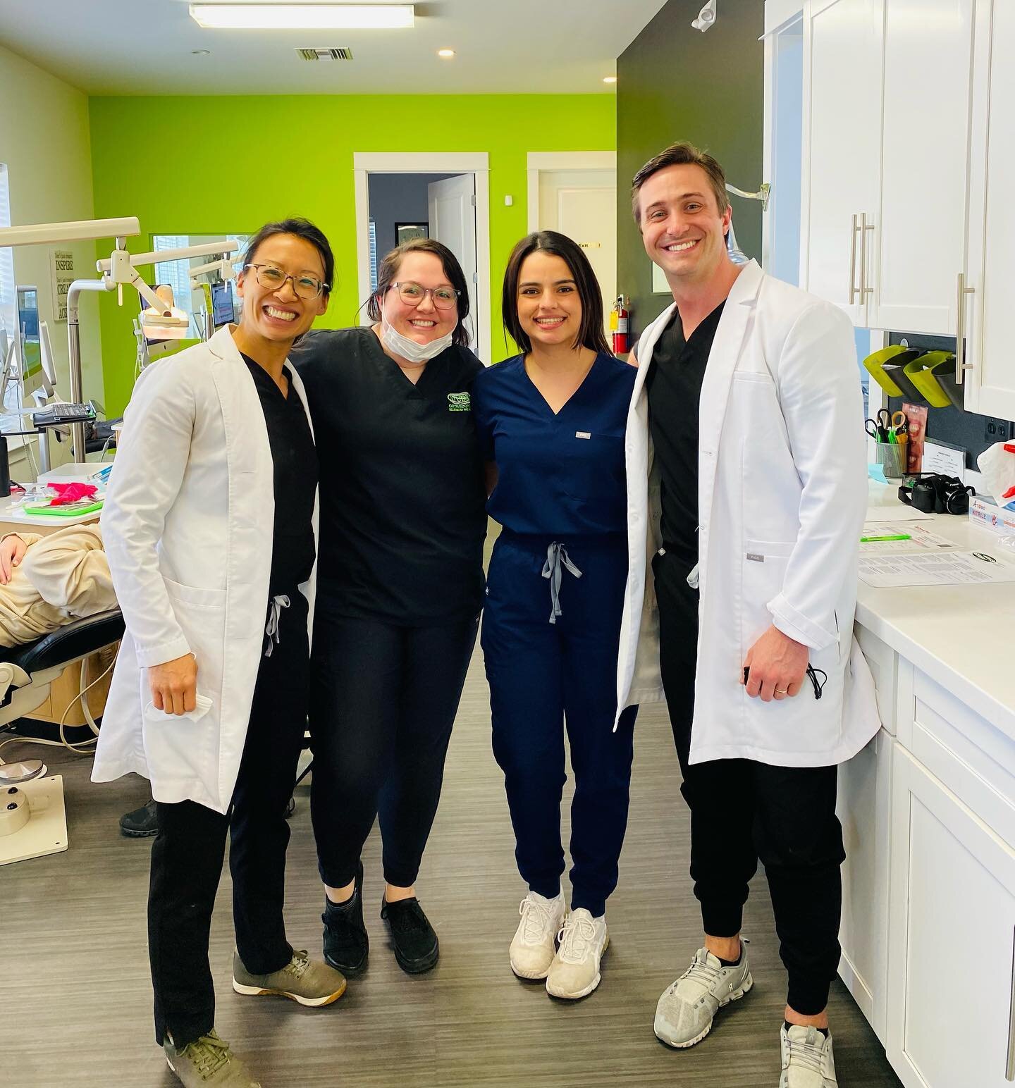 The best way to spend spring break is getting your braces off 🦷 Congratulations on your new smile, Catherine 💚💚 #stubbsortho