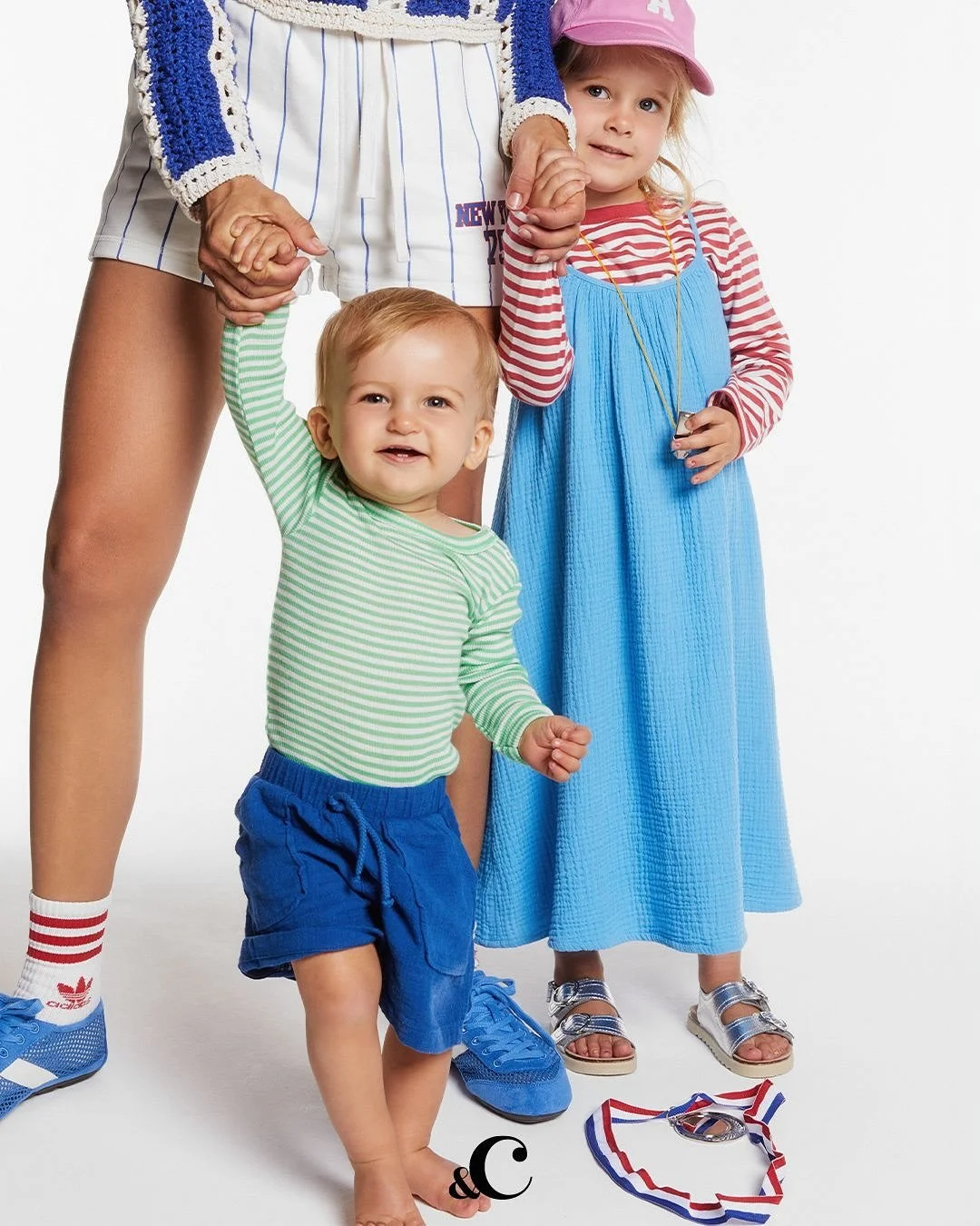 Had so much fun shooting with the loveliest family @candy.rae.fleur, Daley Blind and kids ⚽️

For @andcgram Oh Baby! Special, in stores now :)
Fotografie - @ruudjanssengraphy 
Haar en make-up - @selkehairandmakeup
Styling - @kirstenkrumme_
Ass. styli