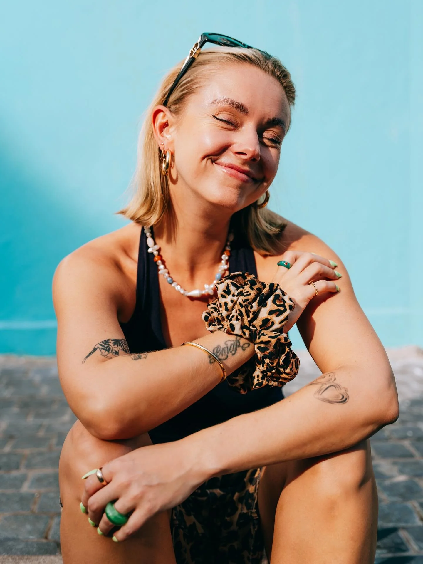 In case you were wondering&hellip;
Yes. I&rsquo;m still very much enjoying life.
Cape Town is freaking magic.

Photo by the best @karlijntiebot 

#capetown #stylist