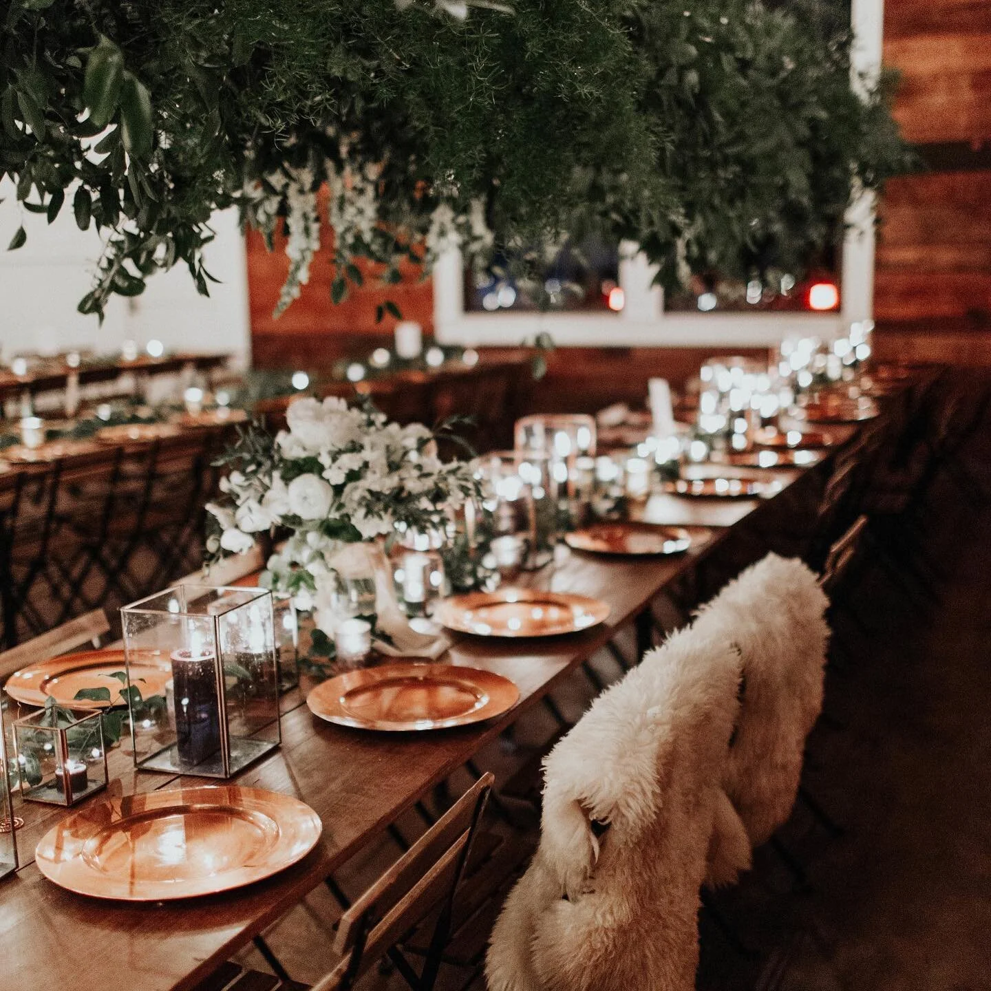 What&rsquo;s your vibe? Sitting with your wedding party or sitting just with your partner?