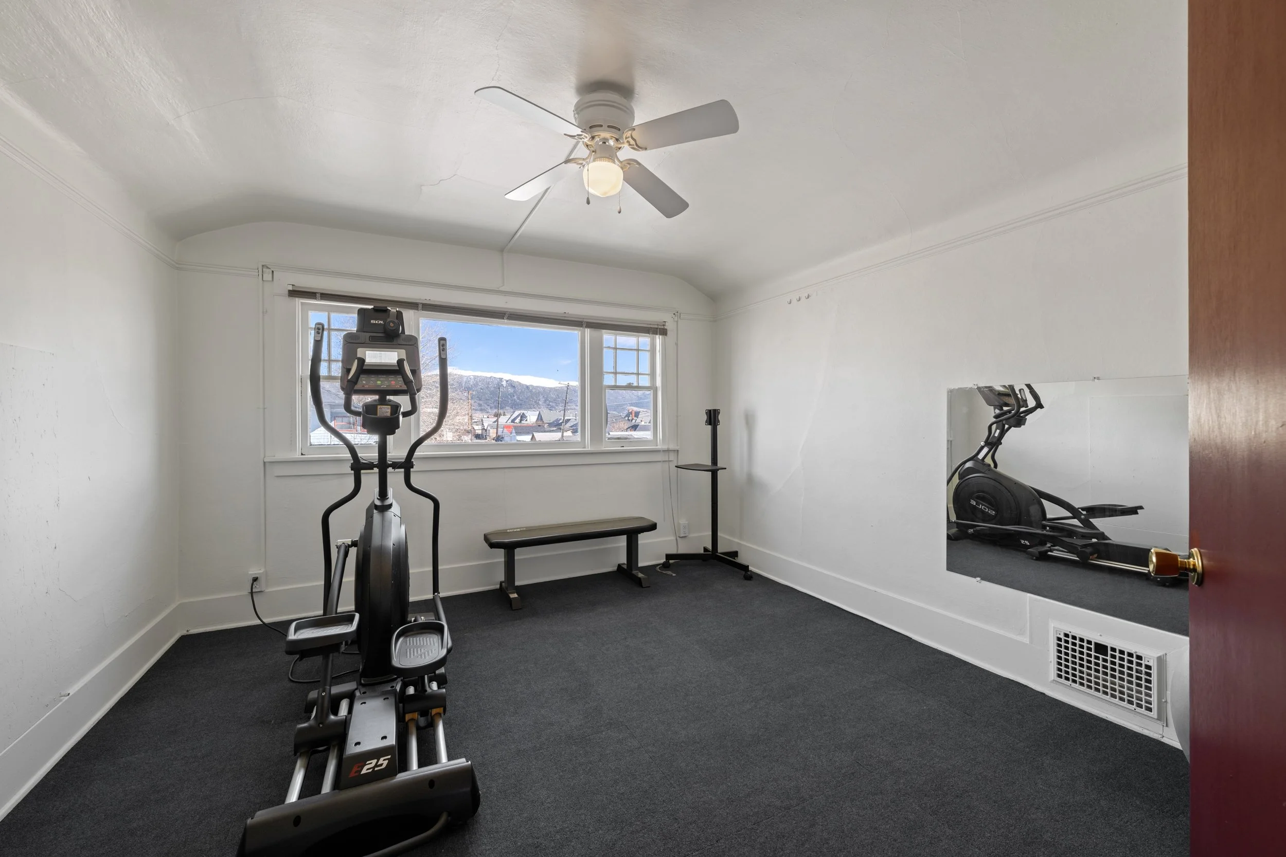 1000 Caledonia-33.jpg