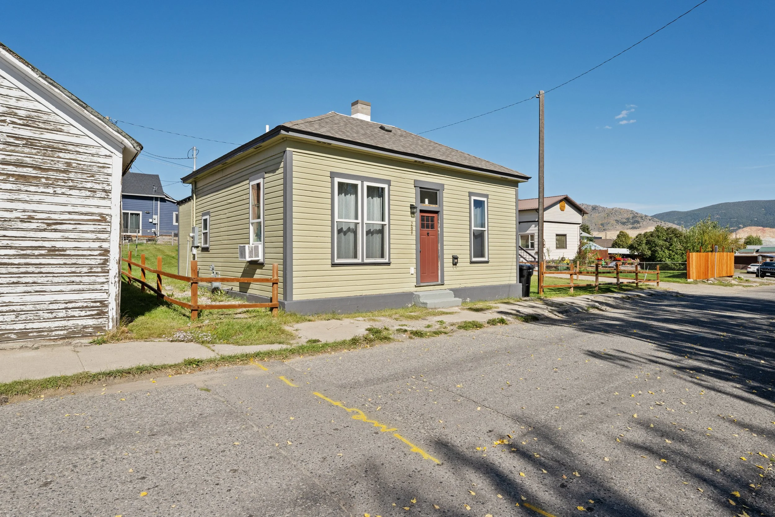 209 CURTIS STREET, BUTTE, MONTANA 59701