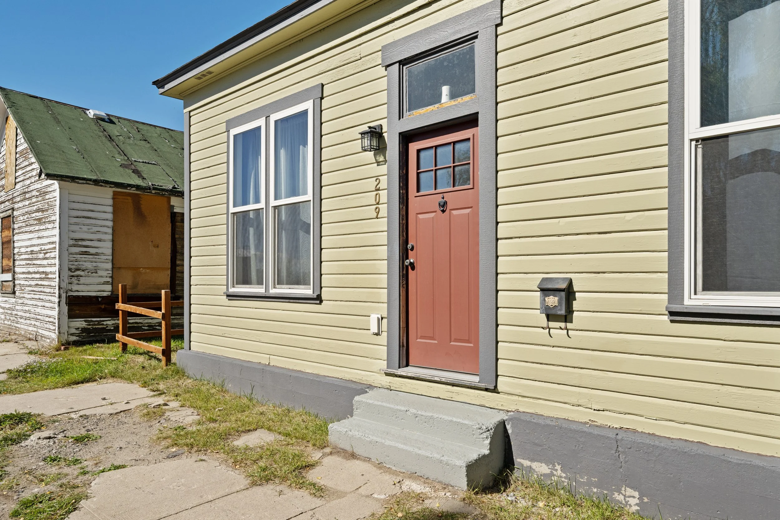209 Curtis-14.jpg