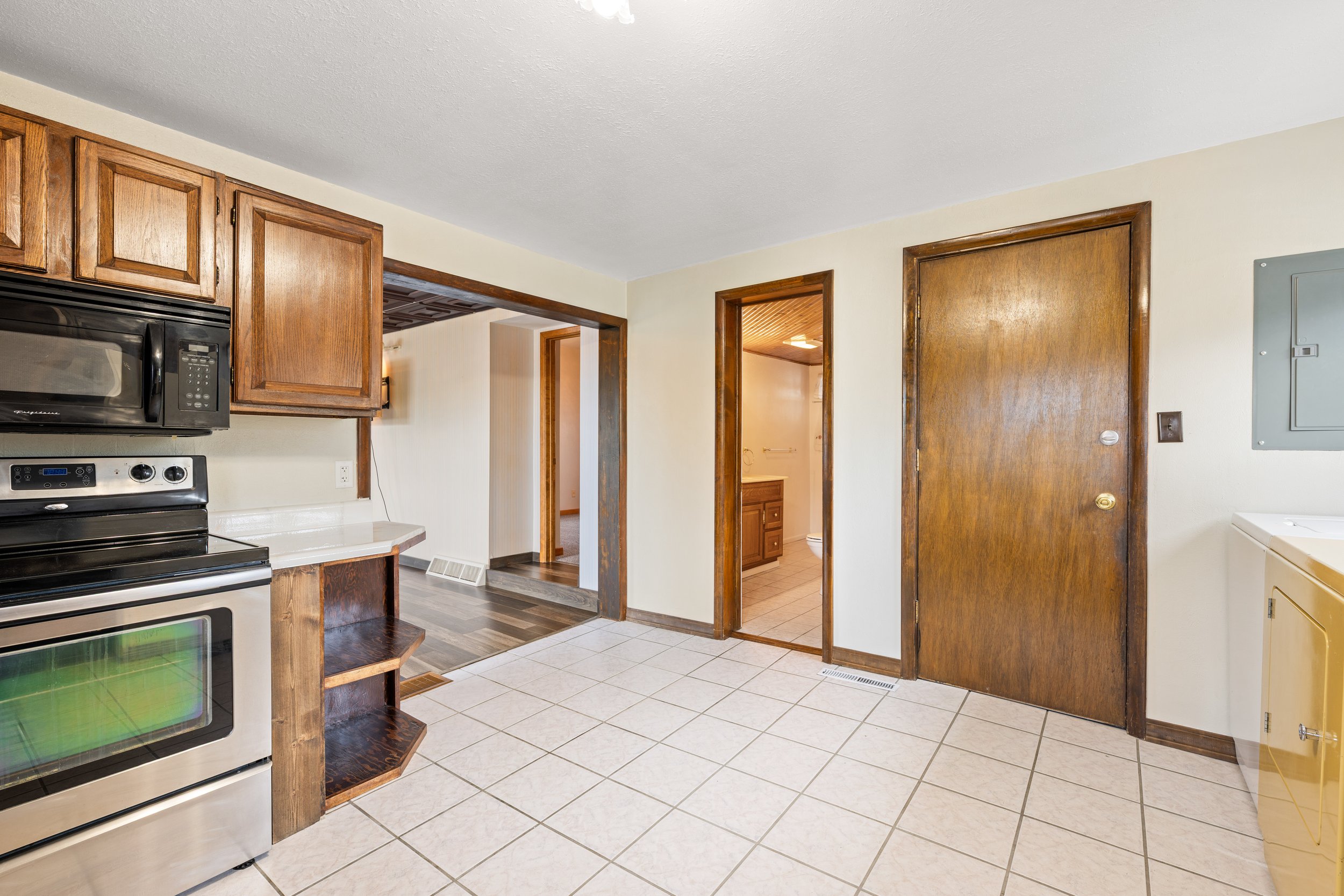 205 Toboggan St-21.jpg