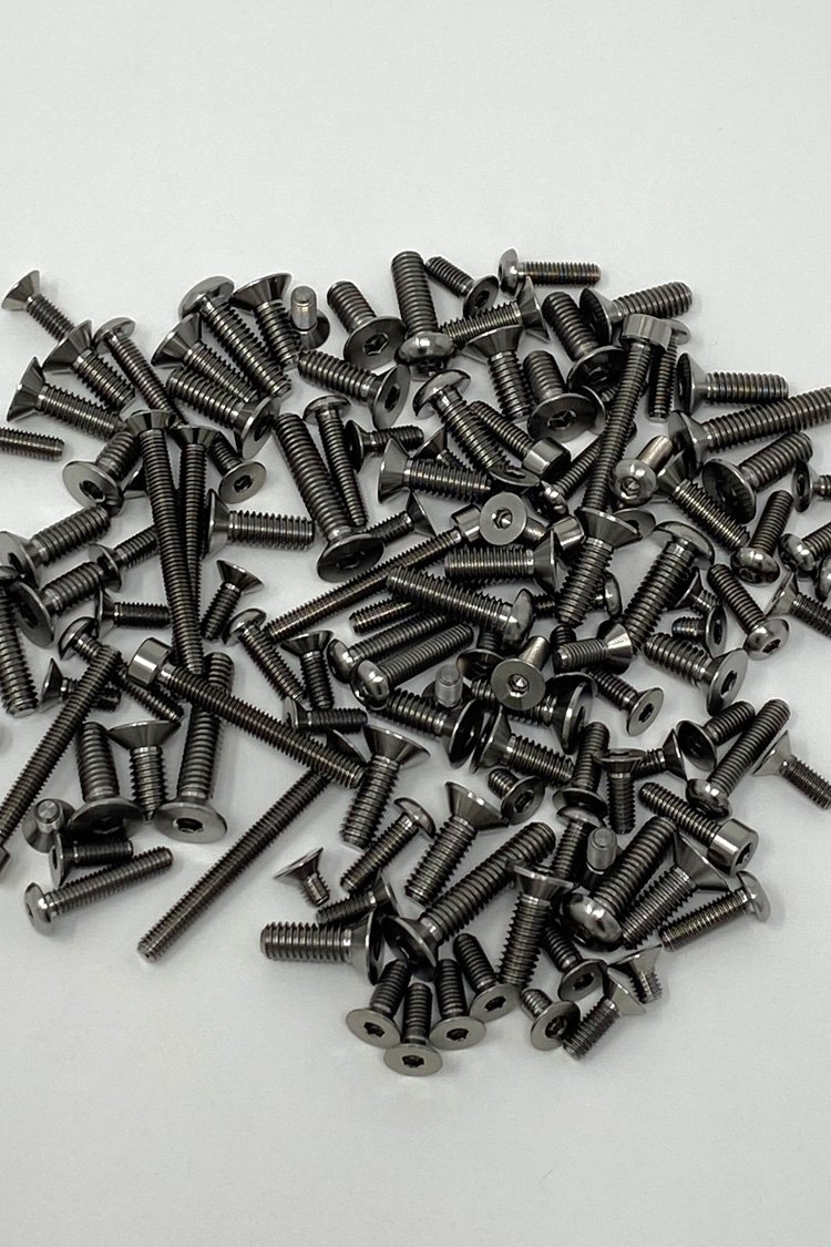 rcrw-1-10-scale-titanium-v2-2.jpg