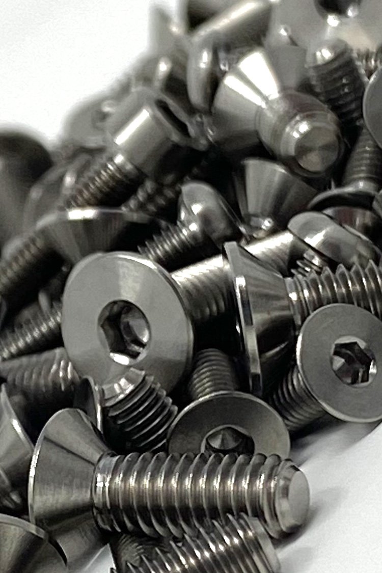 rcrw-1-10-scale-titanium-v2-15.jpg